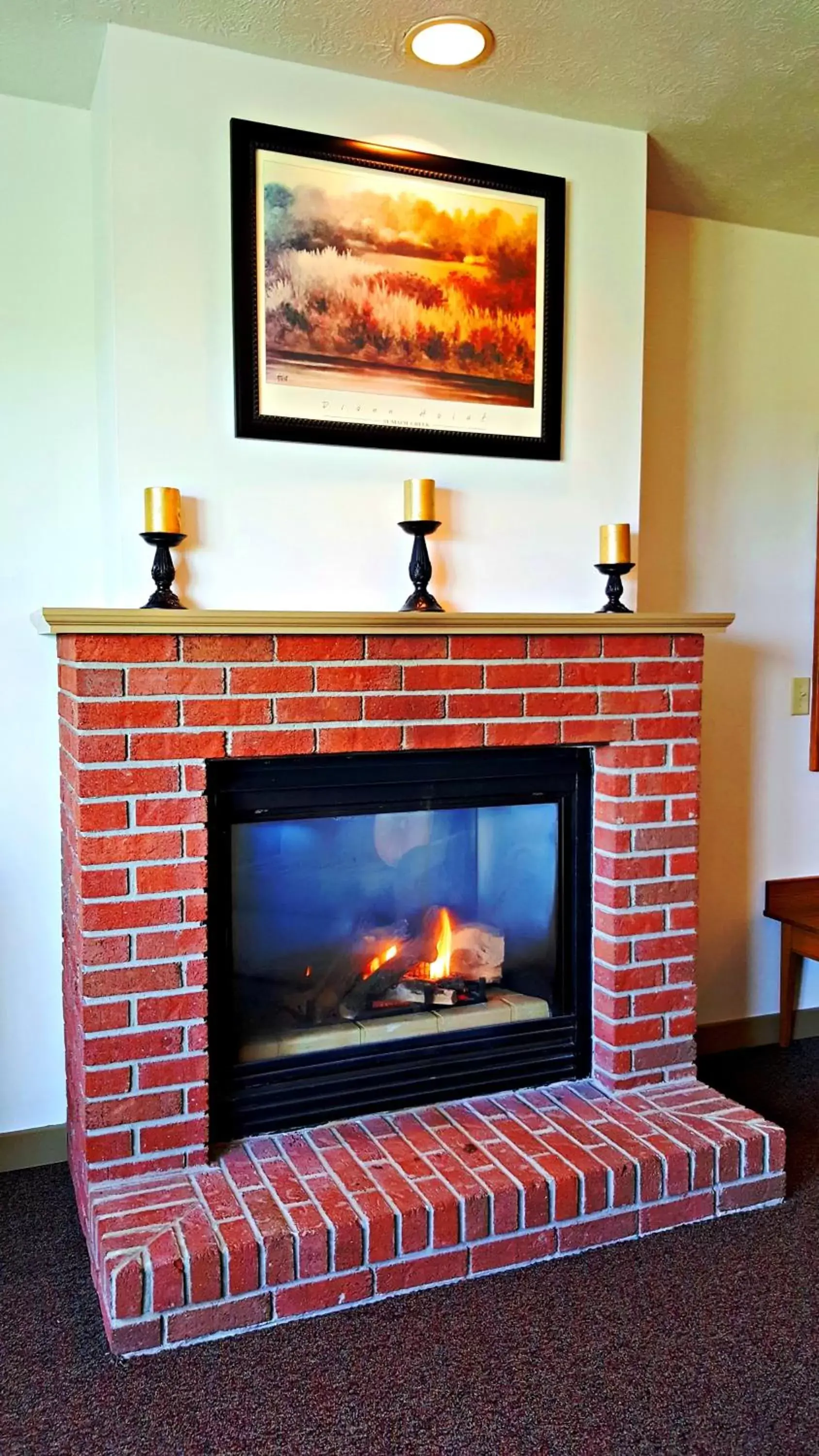 Decorative detail, TV/Entertainment Center in Berlin Heritage Inn