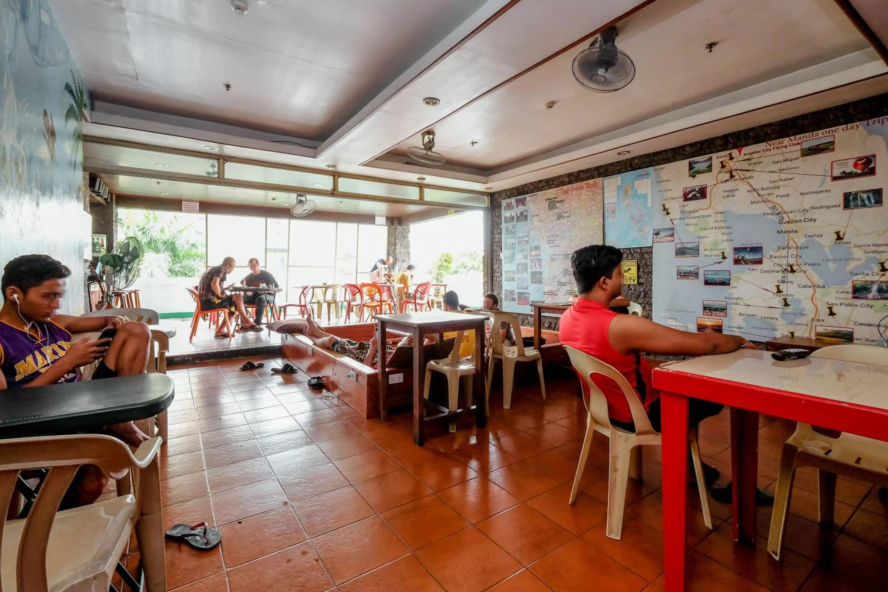 Restaurant/places to eat in Stay Malate (Wanderers Guest House)