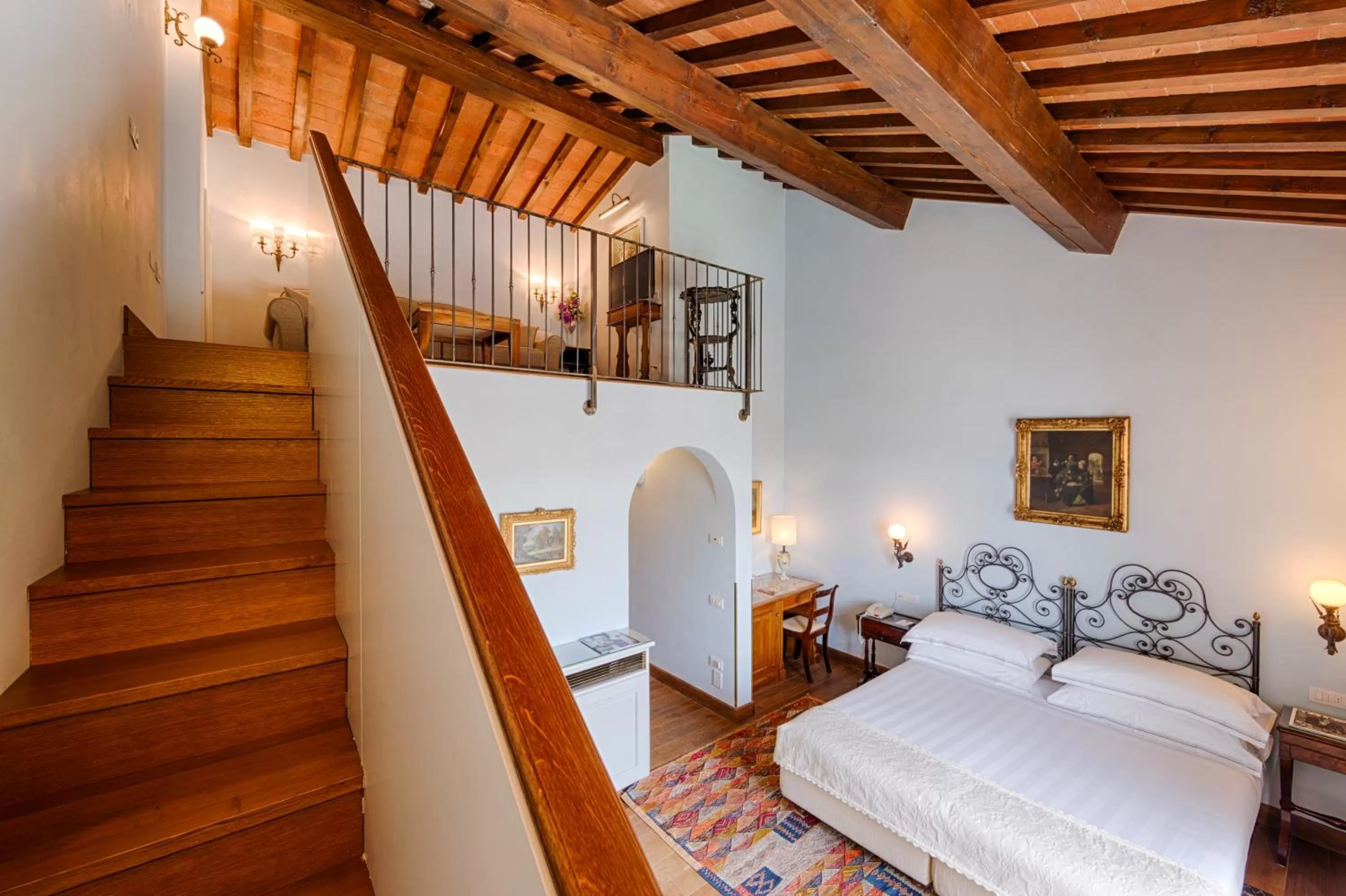 Photo of the whole room, Bed in Hotel Mulino di Firenze - WorldHotels Crafted