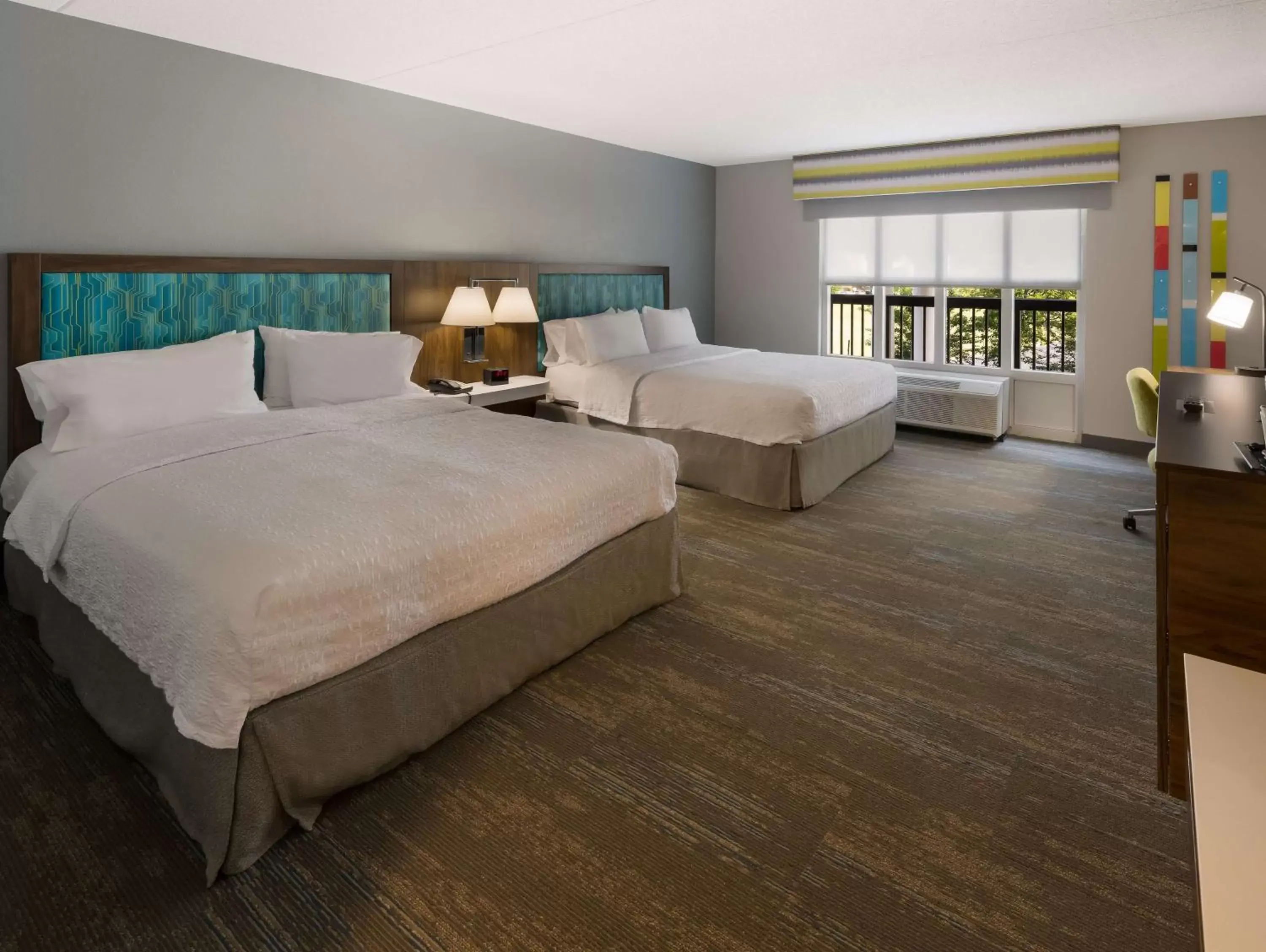 Bed in Hampton Inn and Suites Fredericksburg