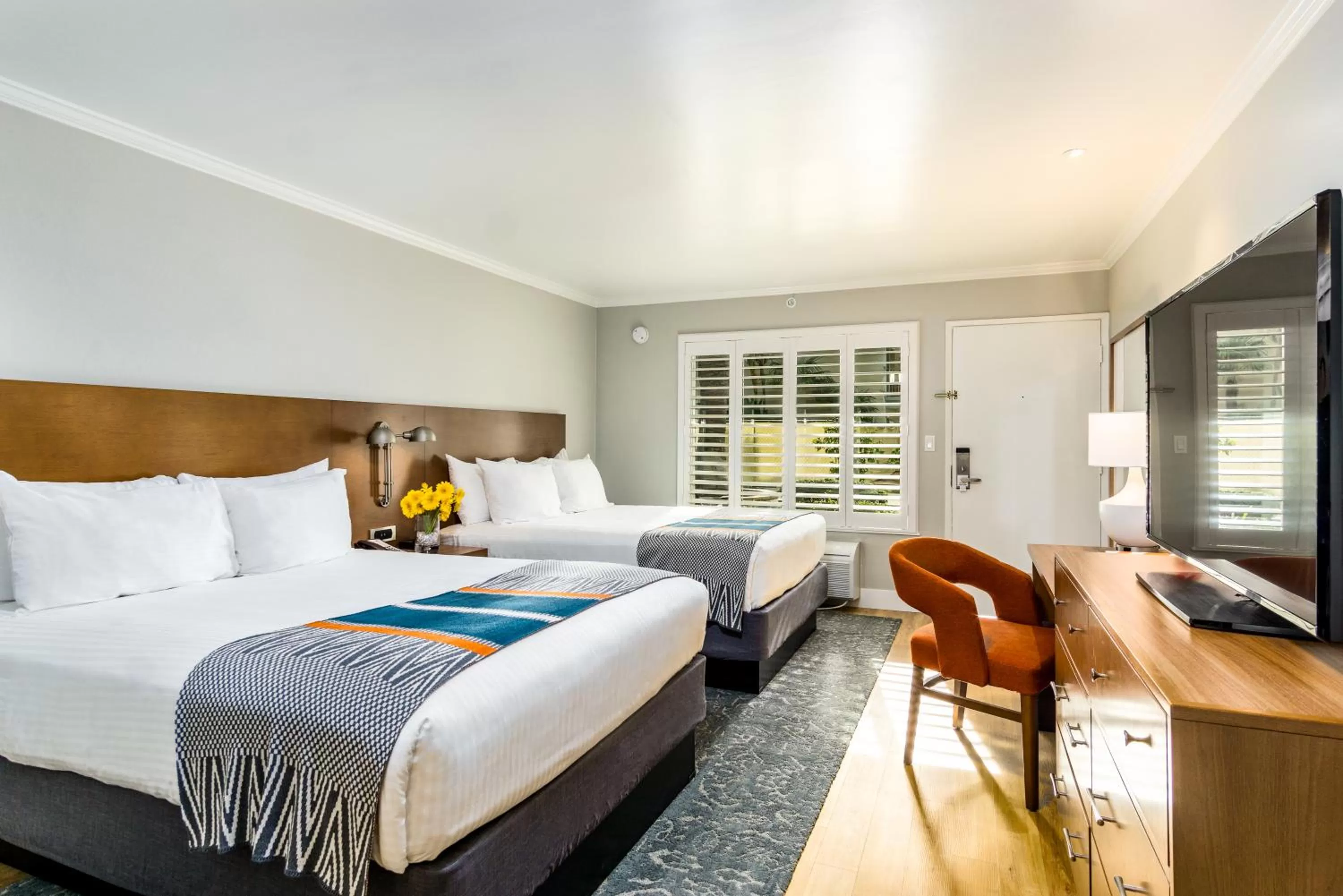 Photo of the whole room, Bed in Town and Country San Diego