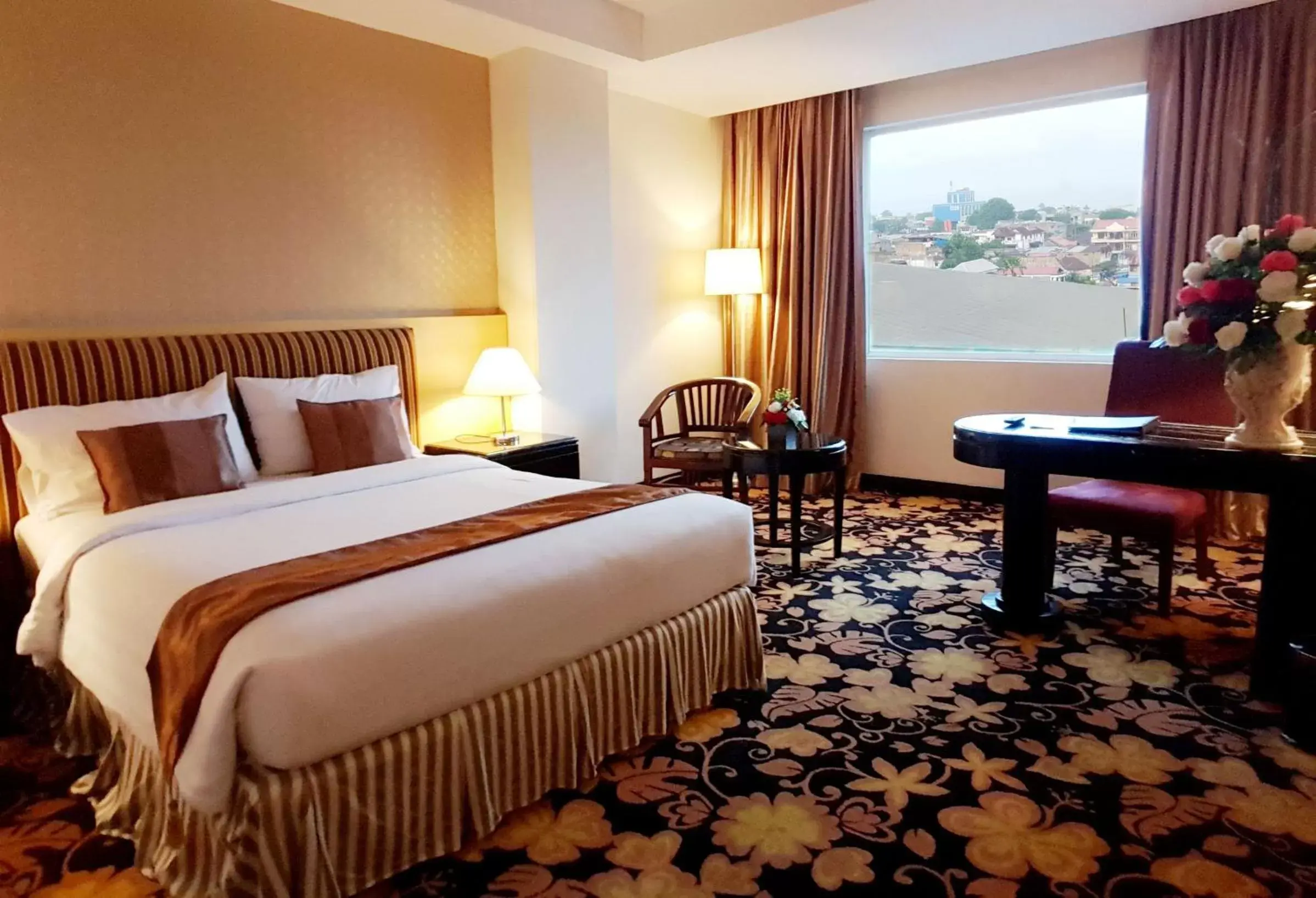 Bedroom, Room Photo in Rocky Plaza Hotel Padang