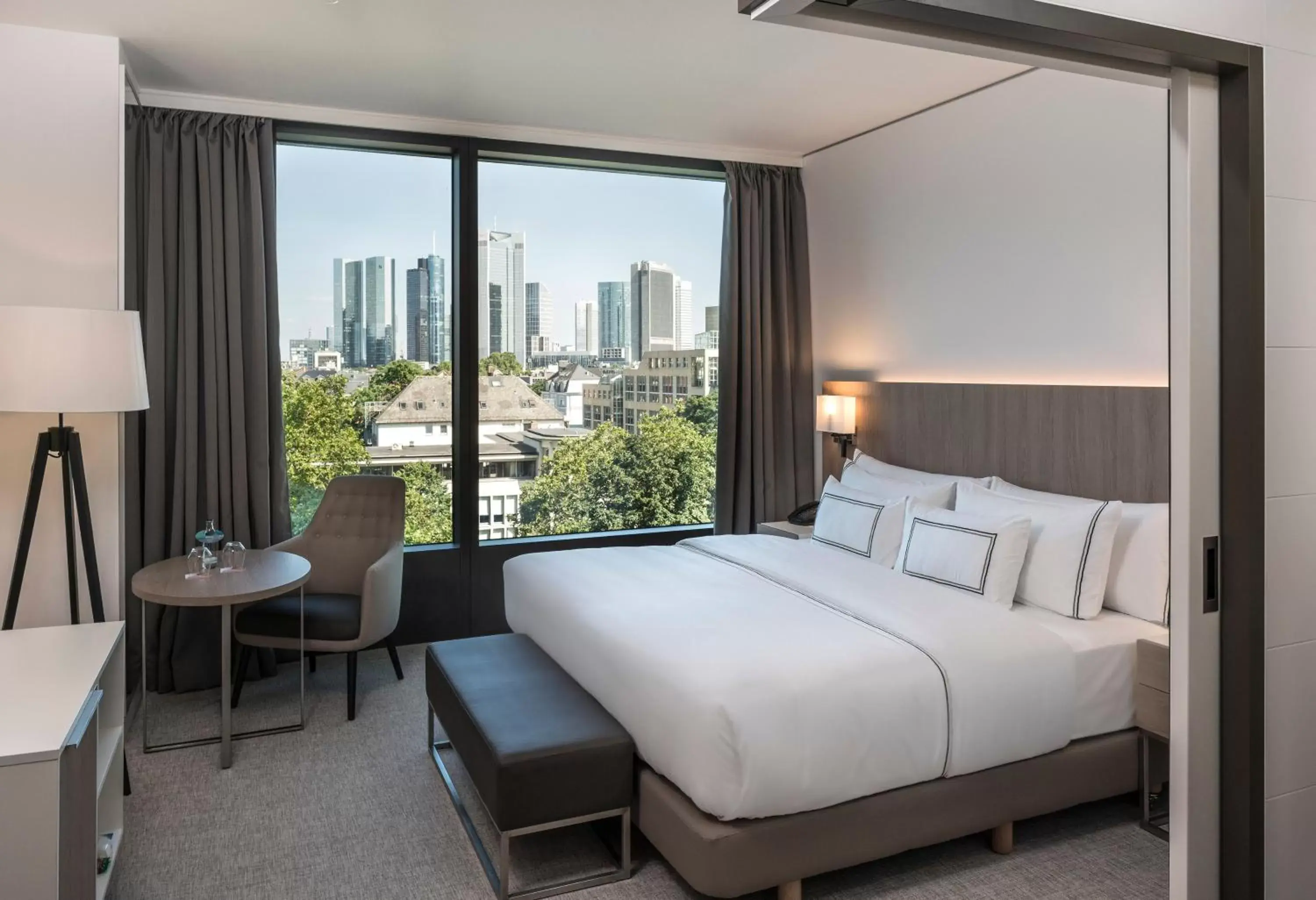 Bedroom in Meliá Frankfurt City