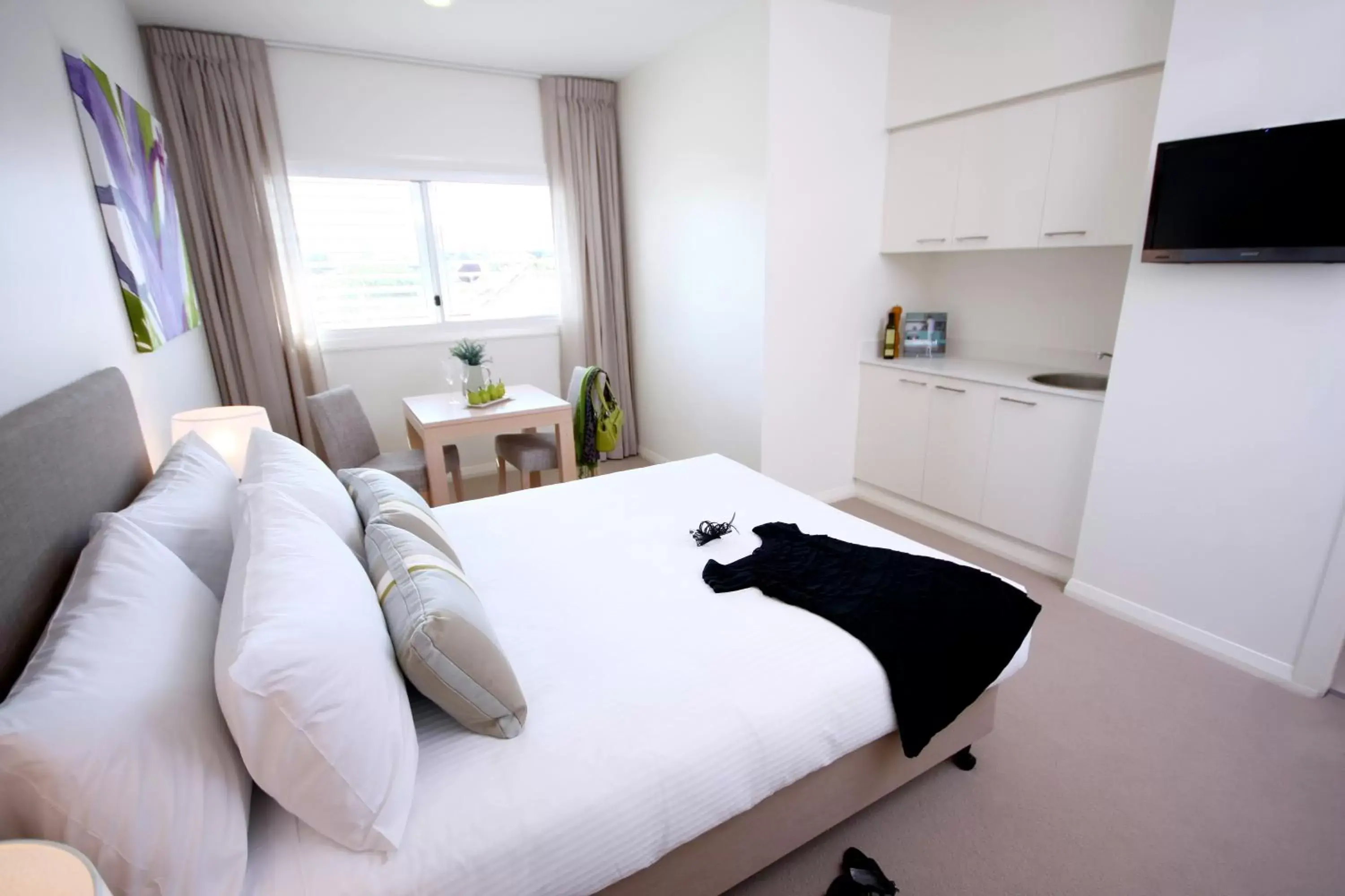 Photo of the whole room, Room Photo in Domain Serviced Apartments