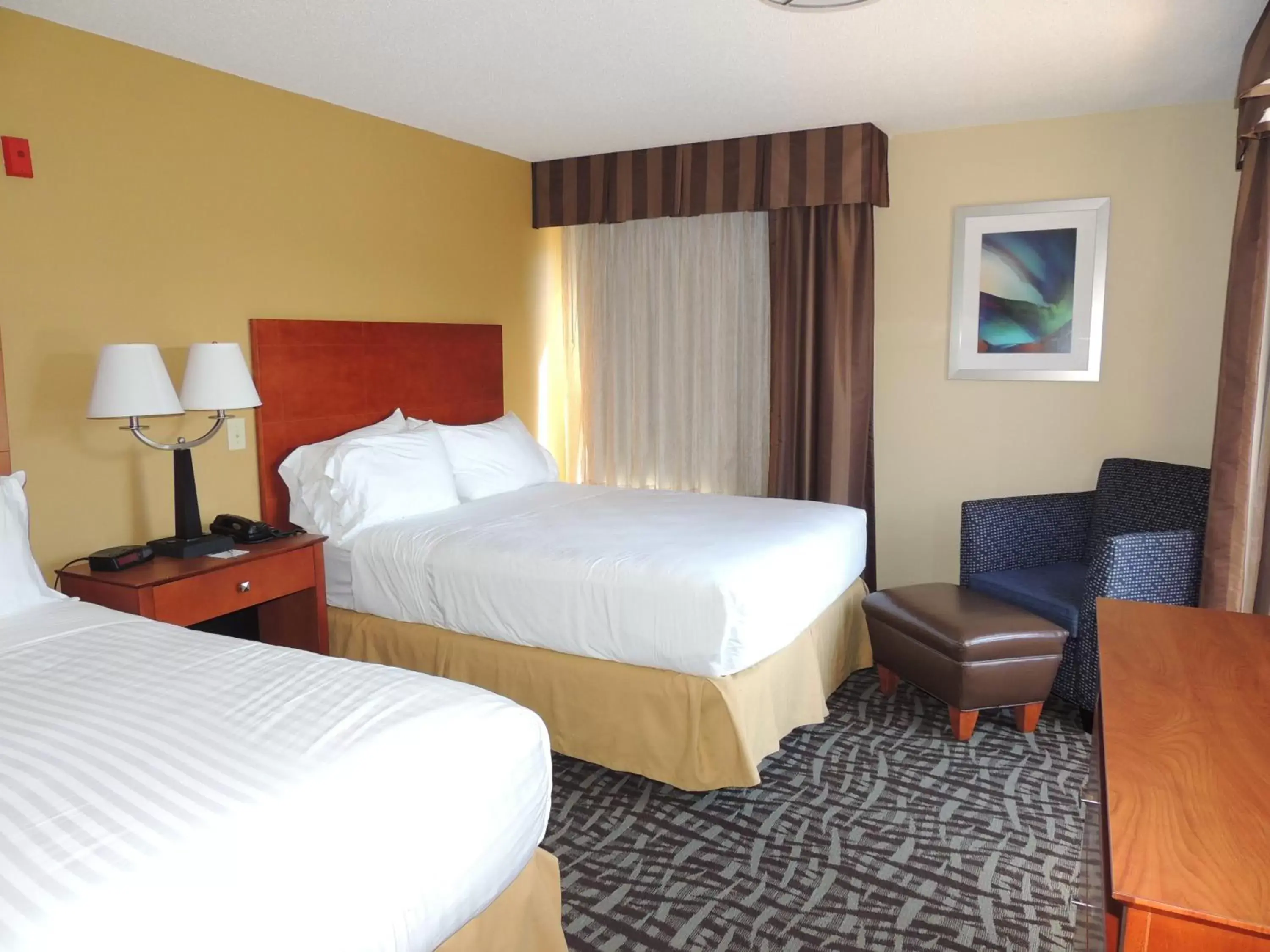 Photo of the whole room, Bed in Holiday Inn Express Trussville, an IHG Hotel