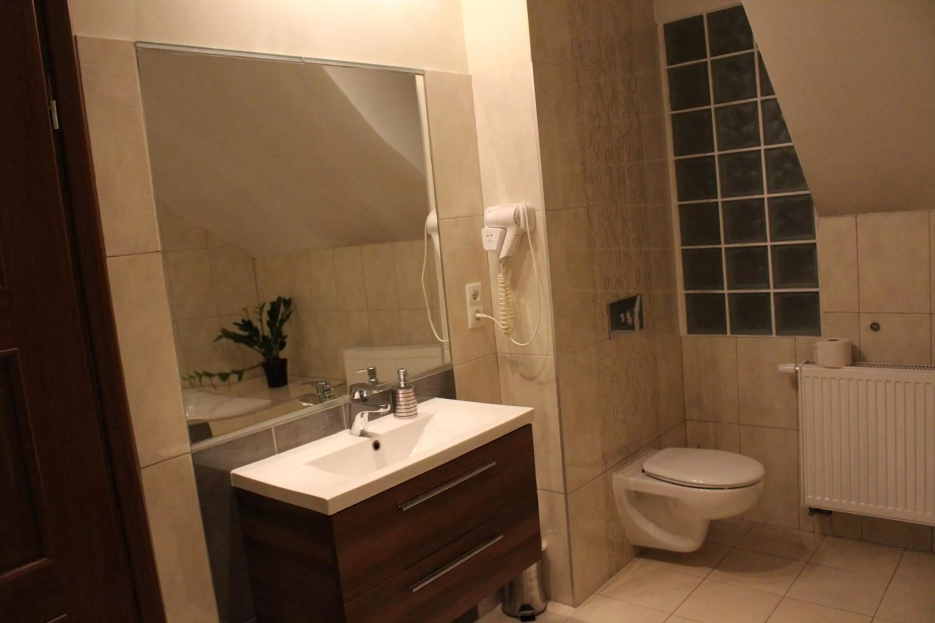 Bathroom in PIANO CAFE b&b