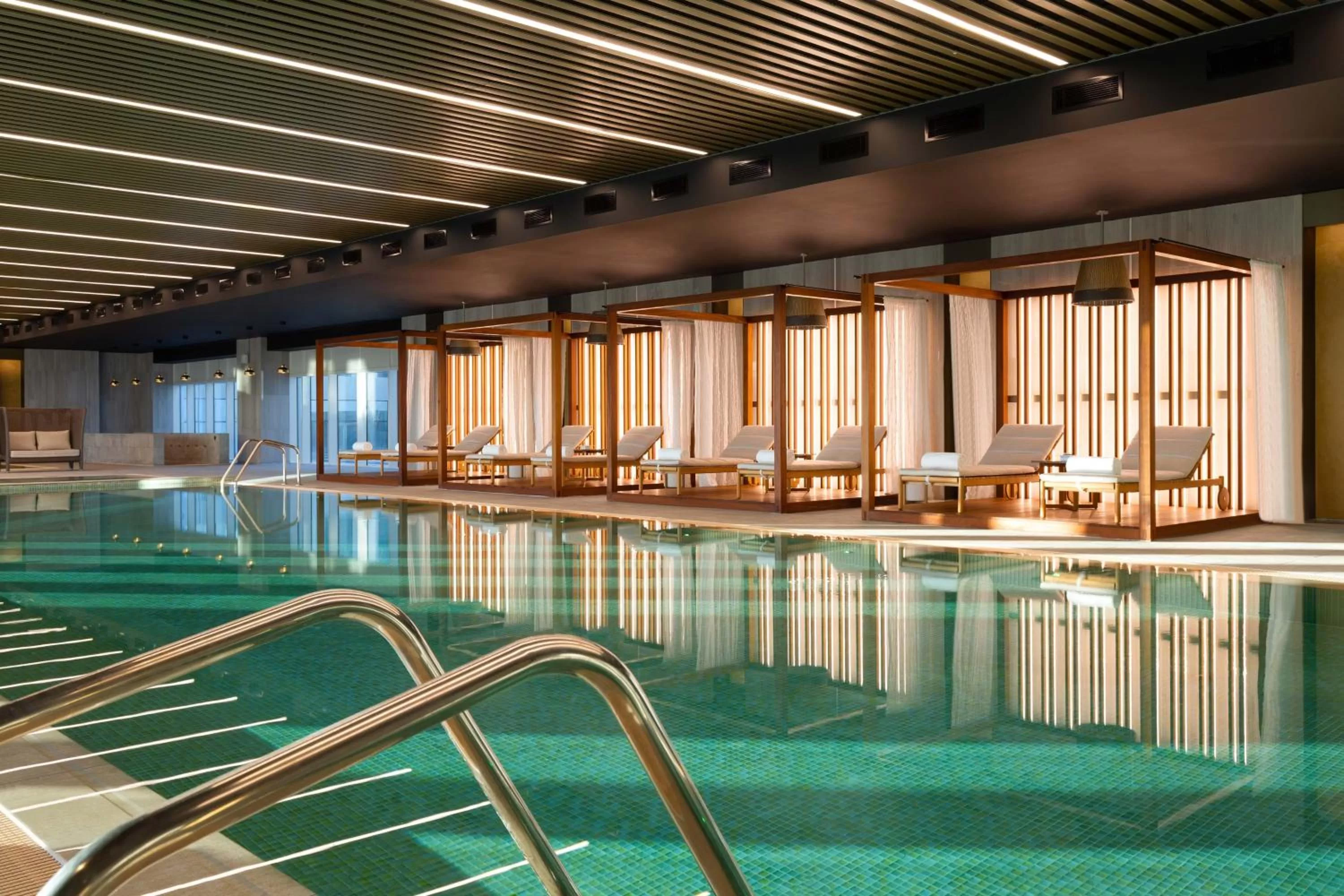 Swimming pool in Sheraton Astana Hotel