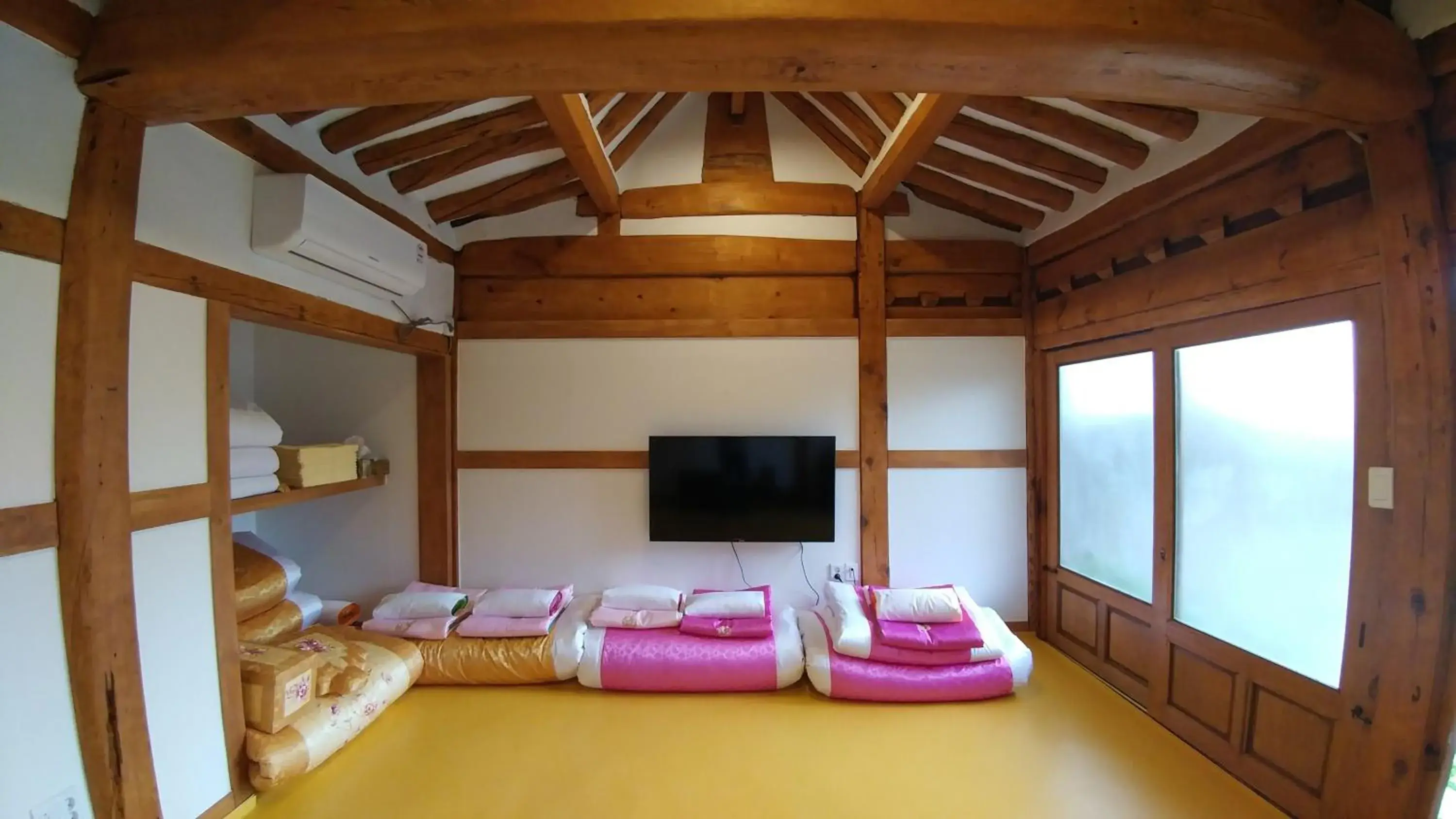 Property building in Bukchon Sosunjae Hanok Guesthouse