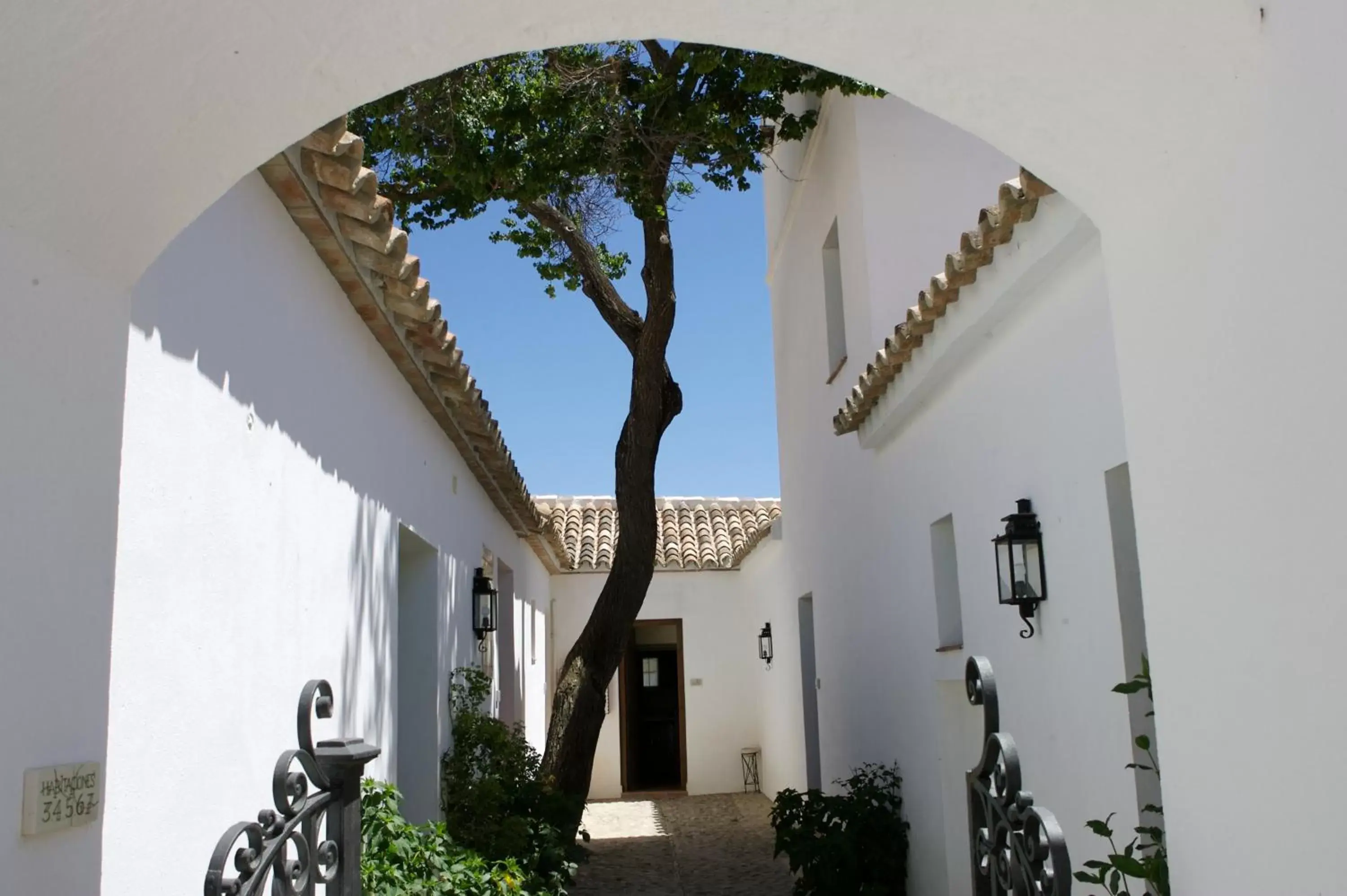 Facade/entrance, Property Building in Hotel Boutique Molino del Arco