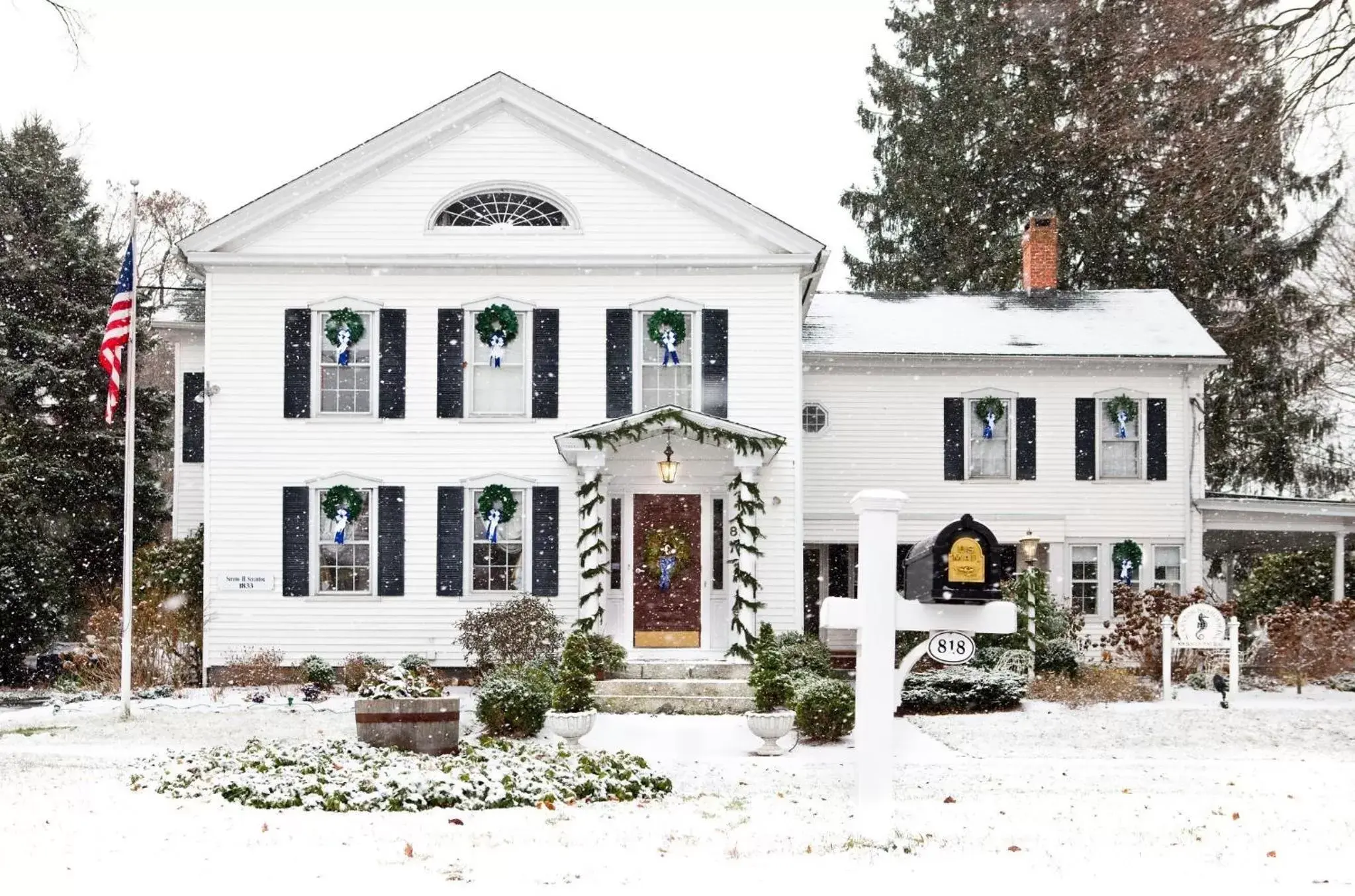 Property building, Winter in Scranton Seahorse Inn