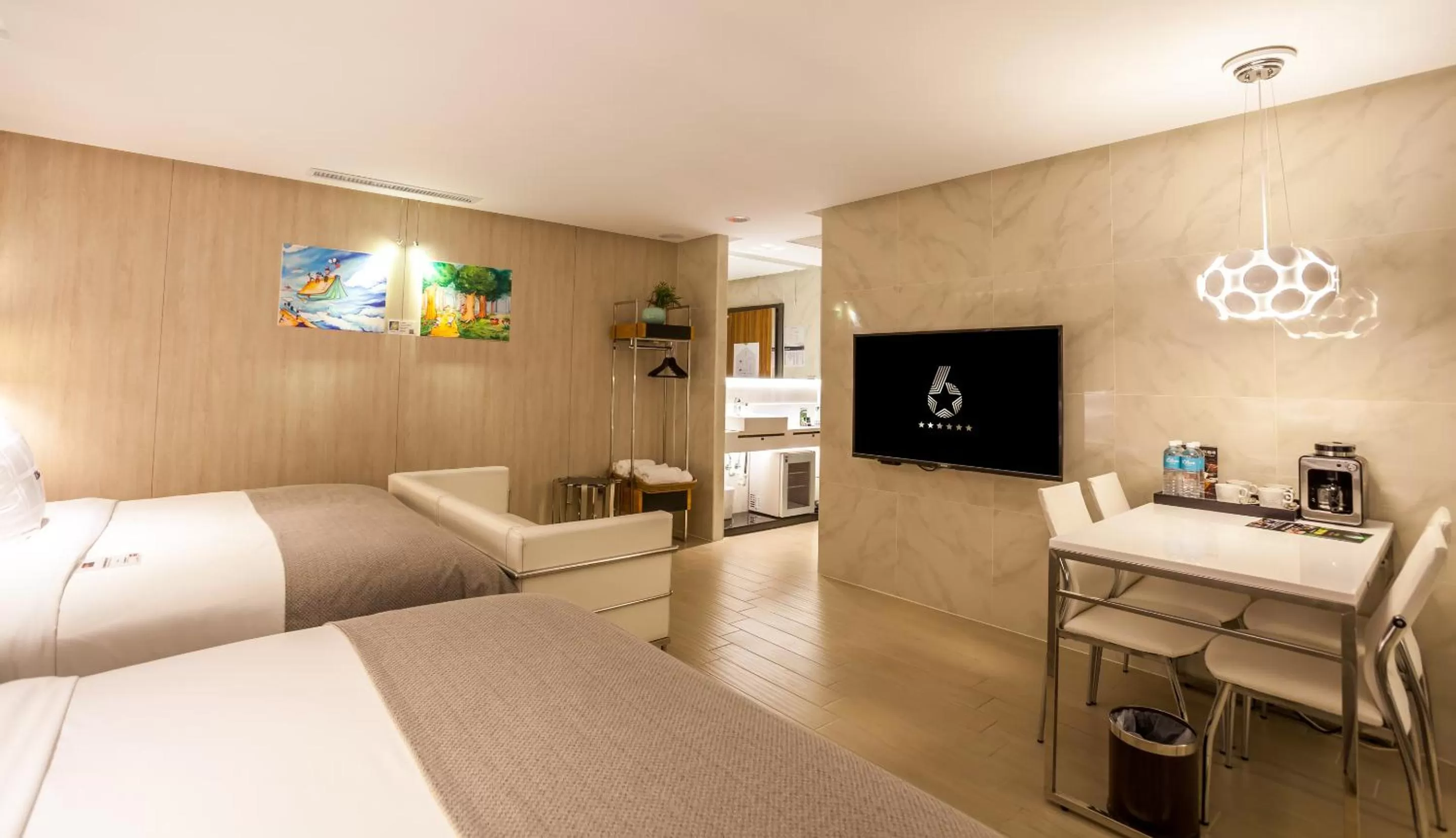 Bed in Six Star Motel-Taoyuan