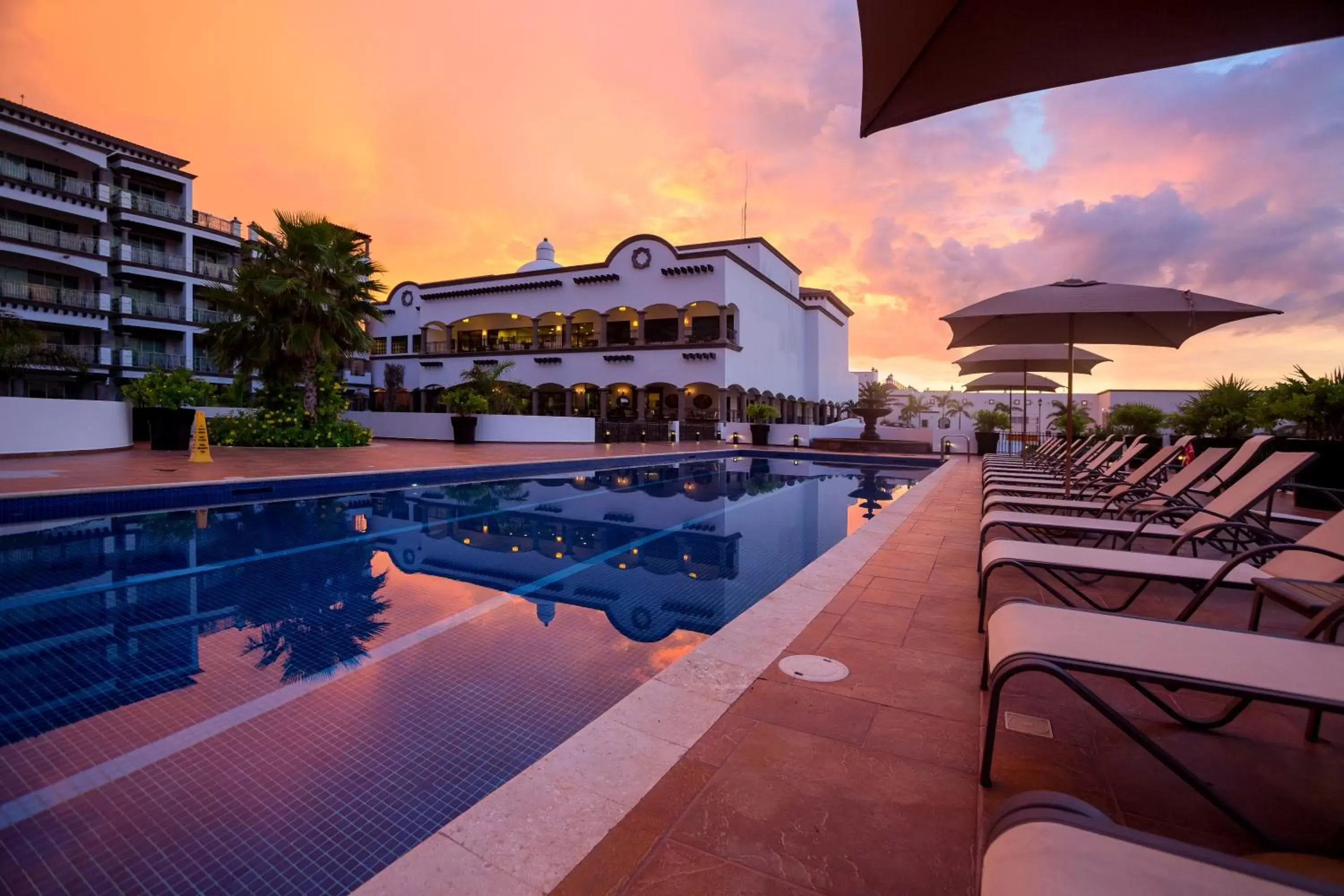 Swimming Pool in Grand Residences Riviera Cancun, All Inclusive