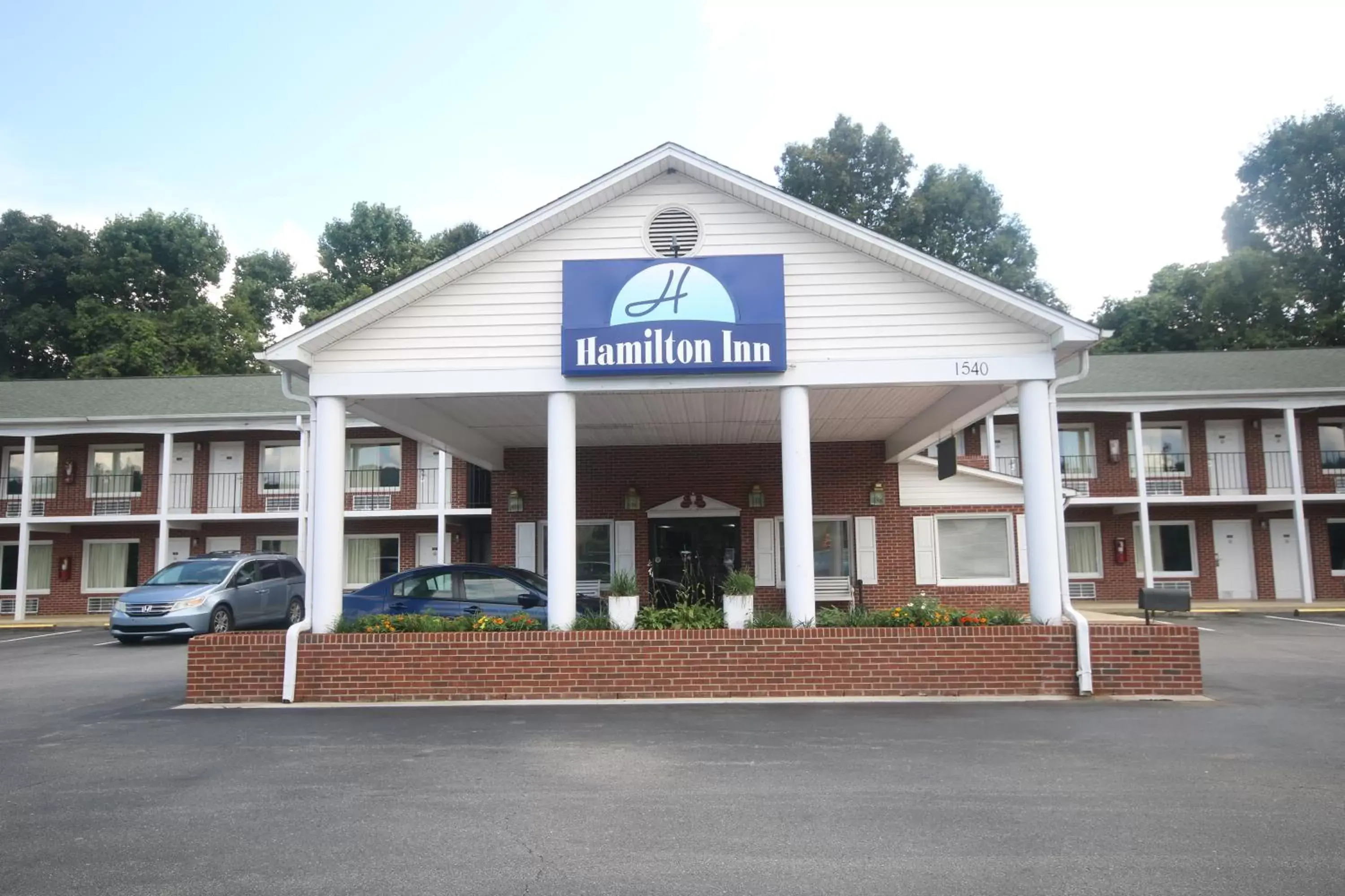 Facade/entrance, Property Building in Hamilton Inn Jonesville I-77