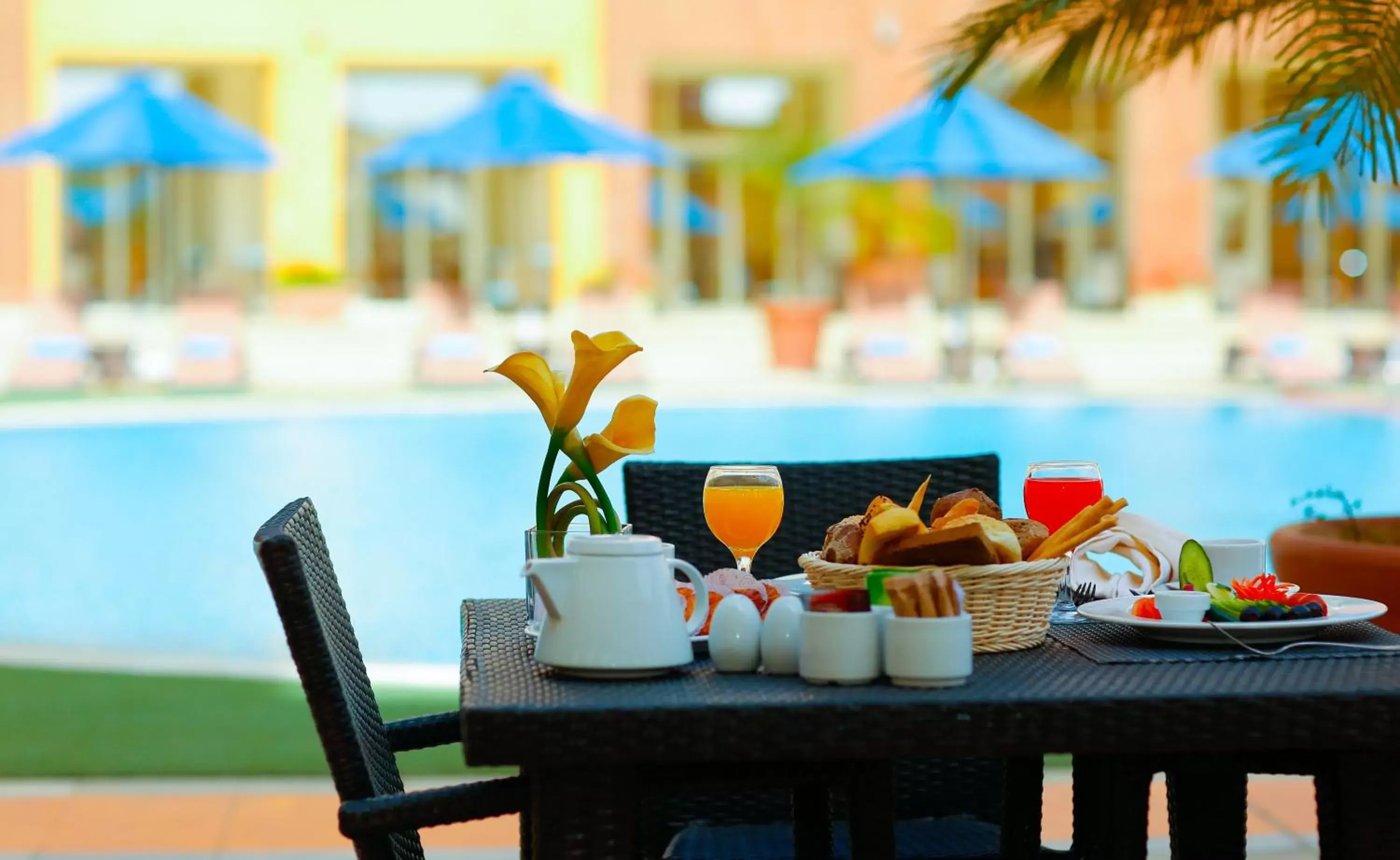 Swimming pool, Breakfast in Tolip Family Park Hotel