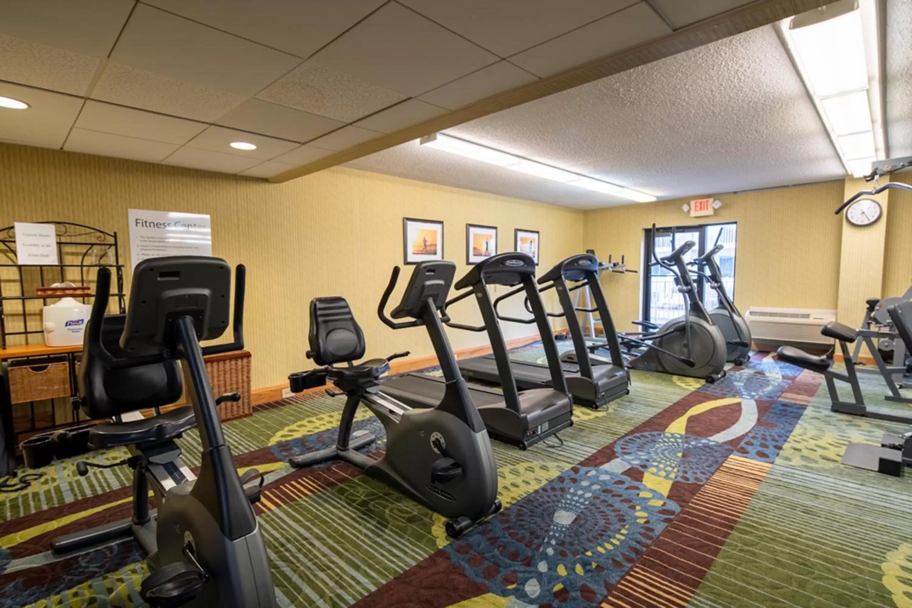 Fitness centre/facilities, Fitness Center/Facilities in Holiday Inn Express Hotel & Suites Pittsburgh Airport, an IHG Hotel