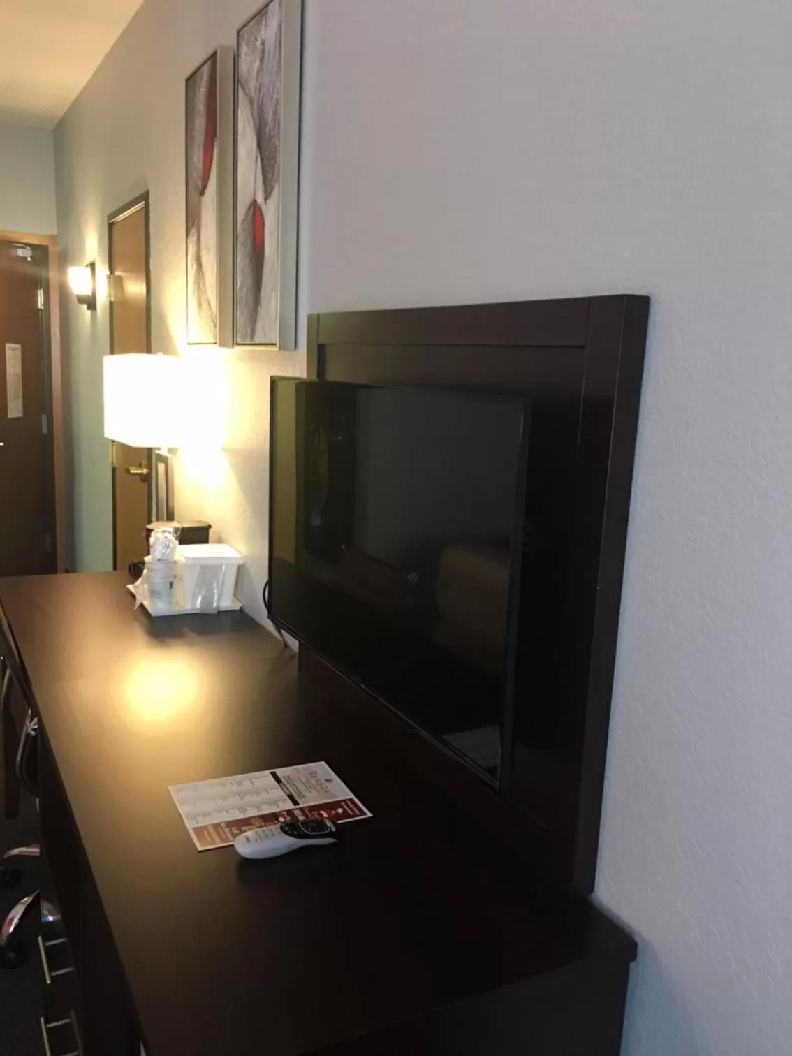 TV and multimedia in Ramada by Wyndham Keystone Near Mt Rushmore
