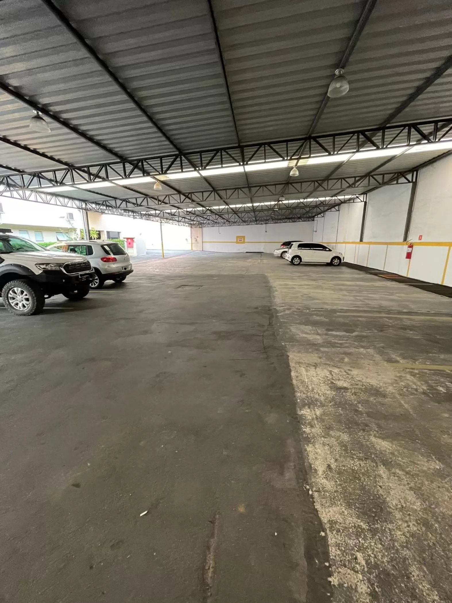 Parking in Calandre Hotel