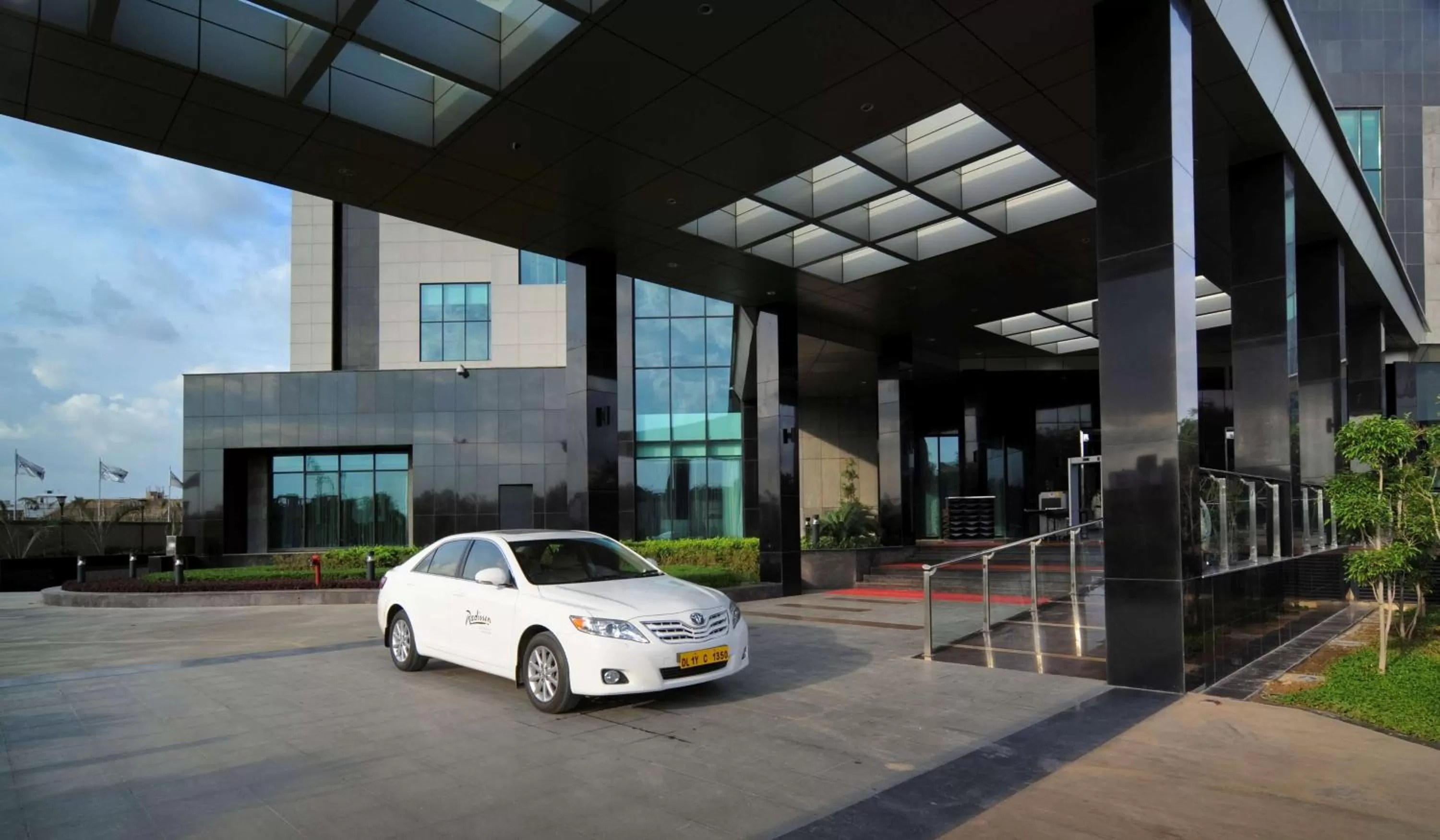 Property building in Radisson Blu Hotel New Delhi Paschim Vihar