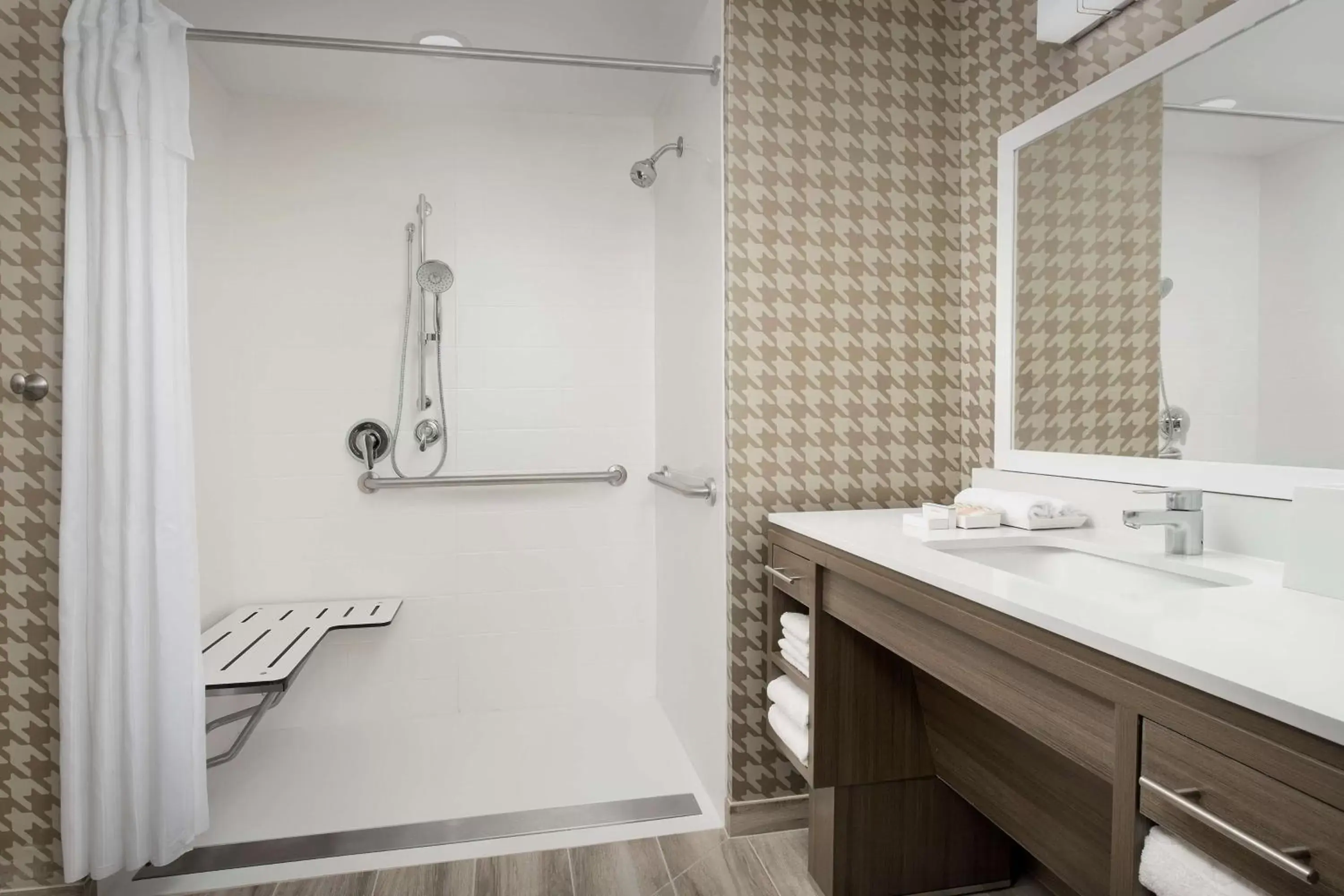 Bathroom in Home2 Suites By Hilton Tampa Westshore Airport, Fl
