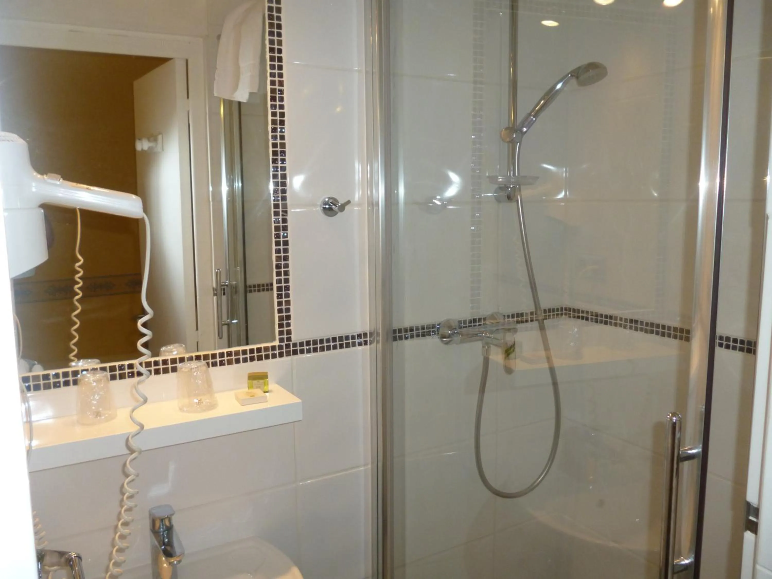 Bathroom in Hotel Cayrons Vence & St Paul de Vence