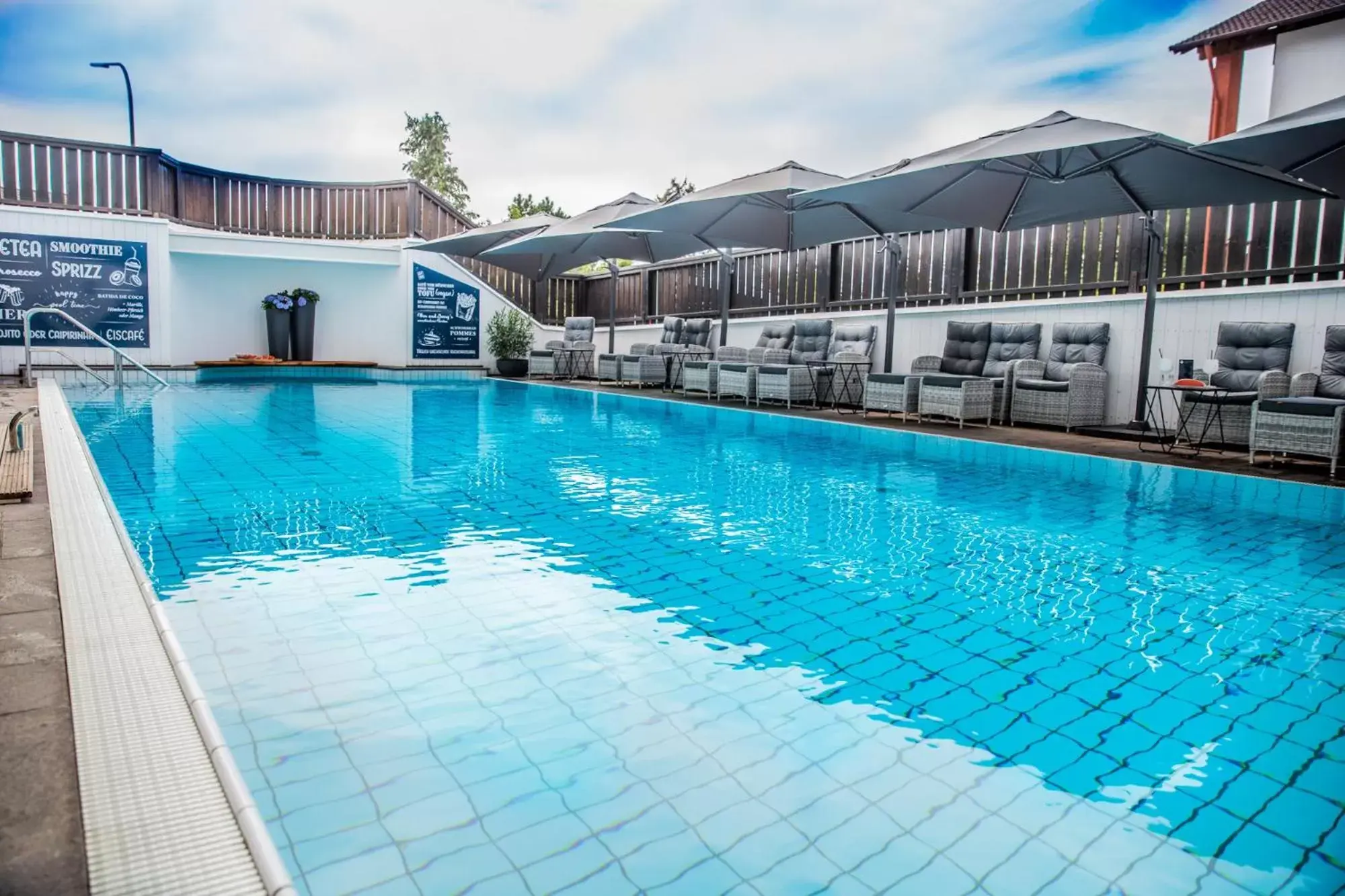 Swimming Pool in Das Aunhamer Suite & Spa Hotel