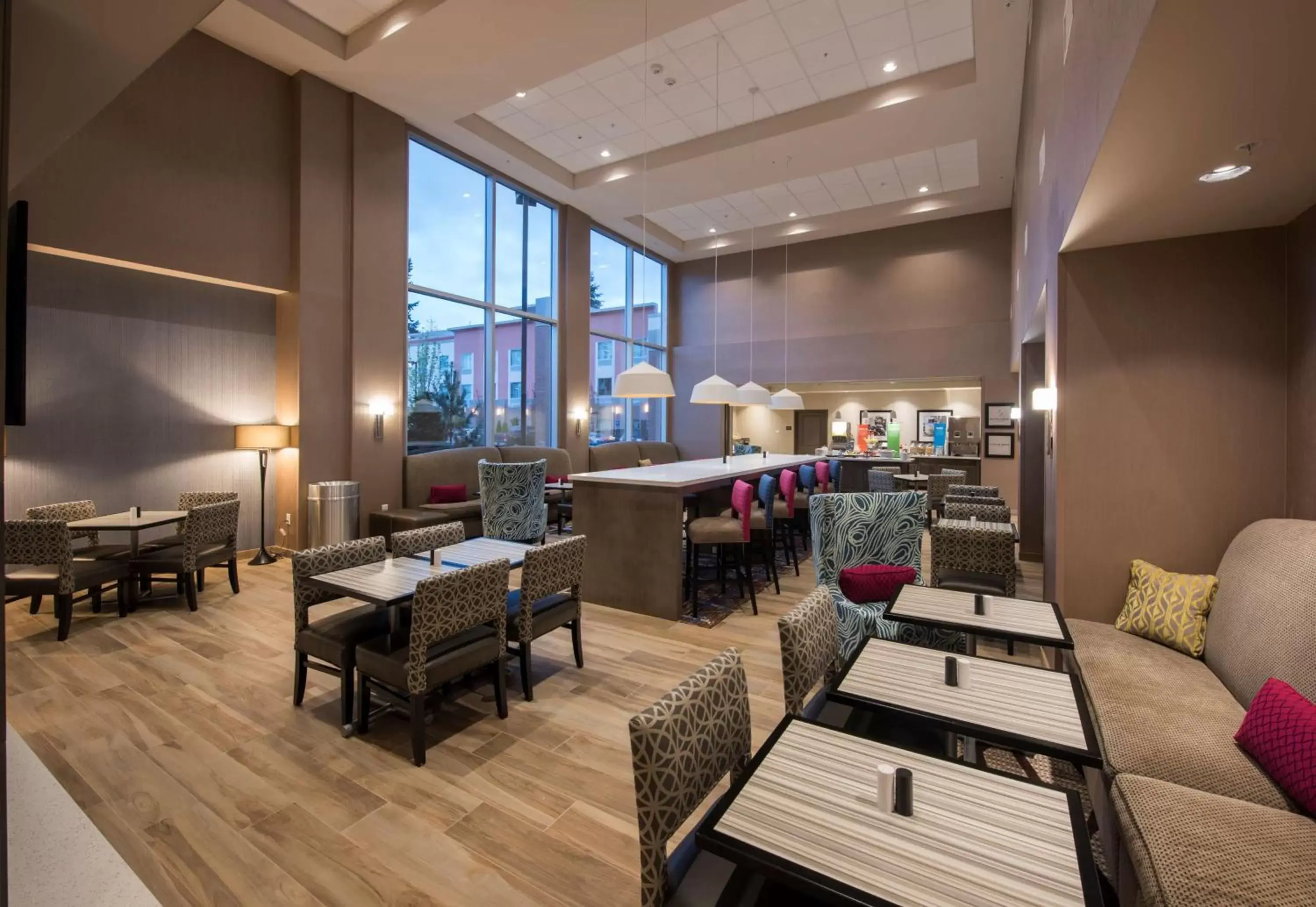 Dining area, Restaurant/Places to Eat in Hampton Inn & Suites Seattle/Redmond Wa