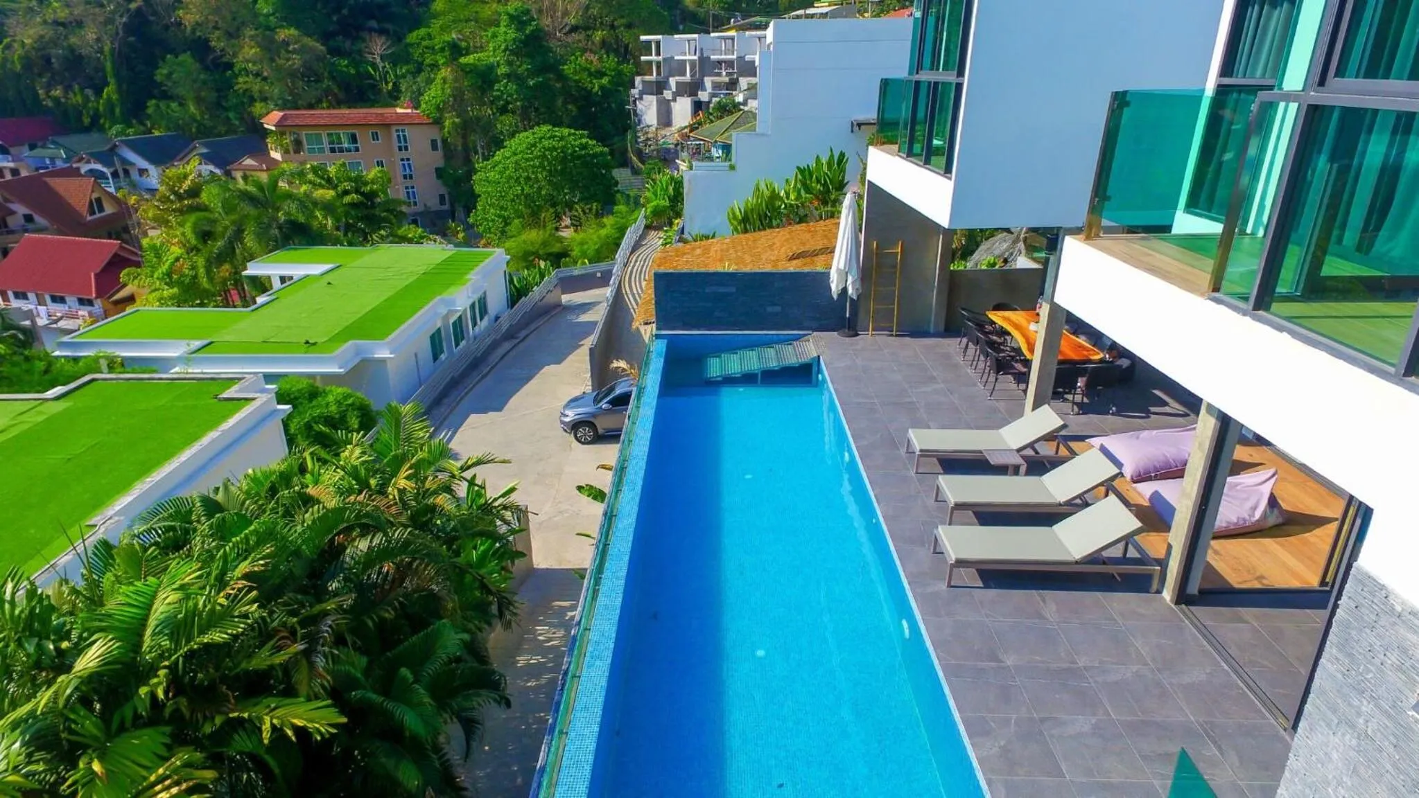 Swimming pool in Baan Saint-Tropez Seaview Villas Kata Beach