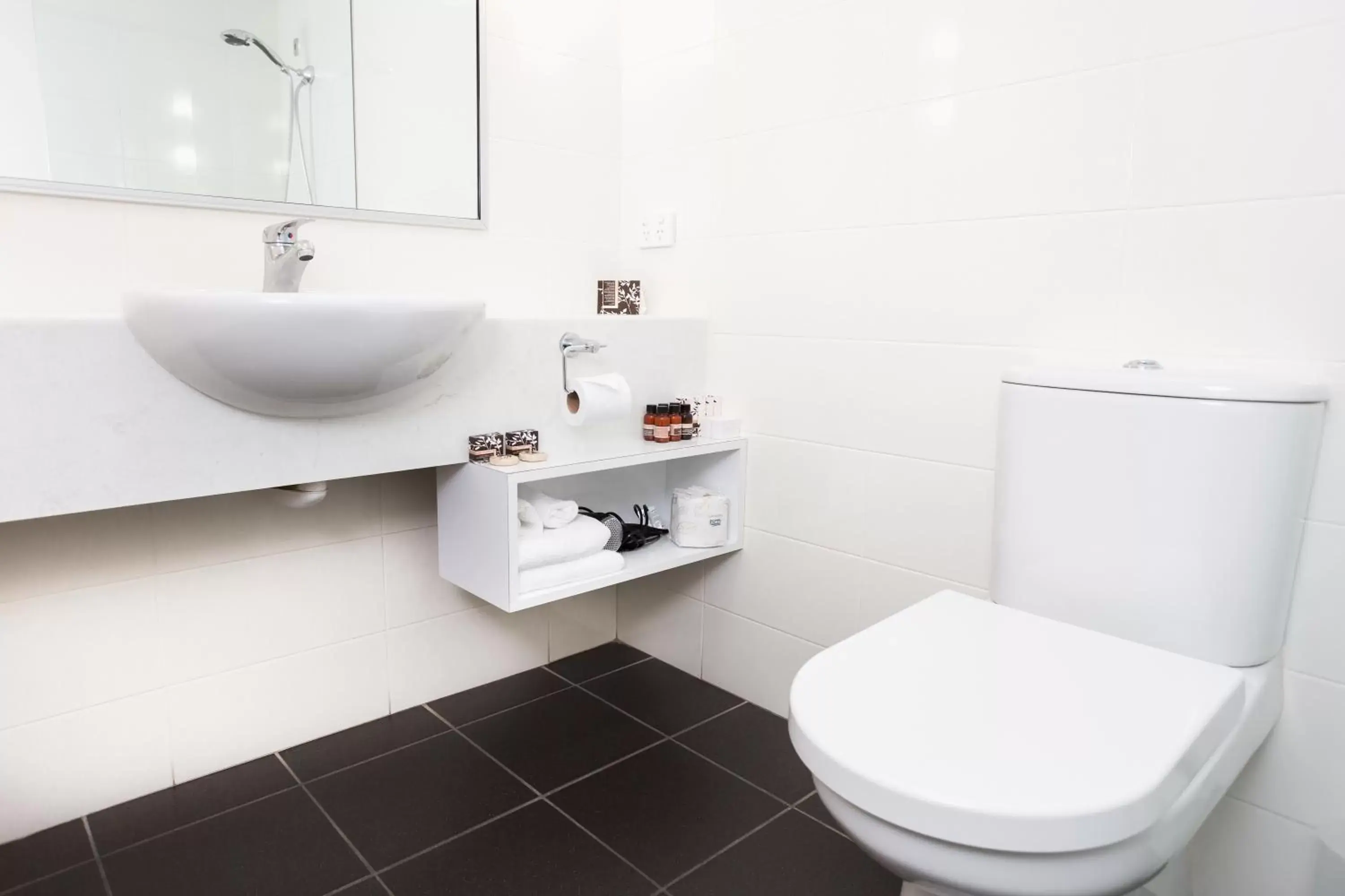 Bathroom in St Ives Apartments