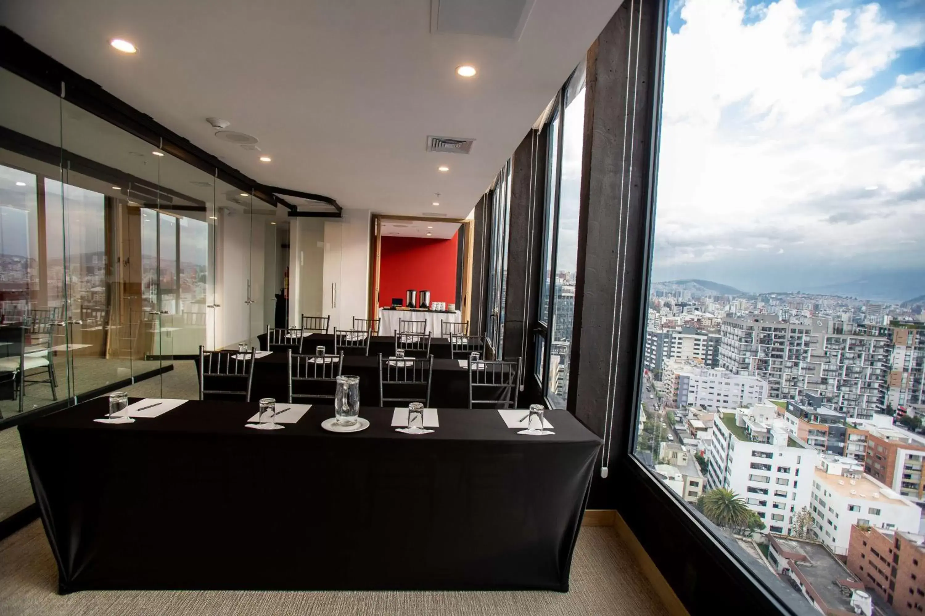 Meeting/conference room in Hampton By Hilton Quito La Carolina Park