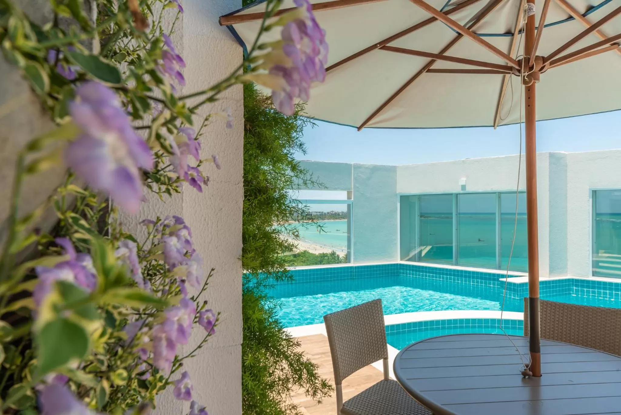 Swimming pool in Hotel Brisa Praia Pajuçara