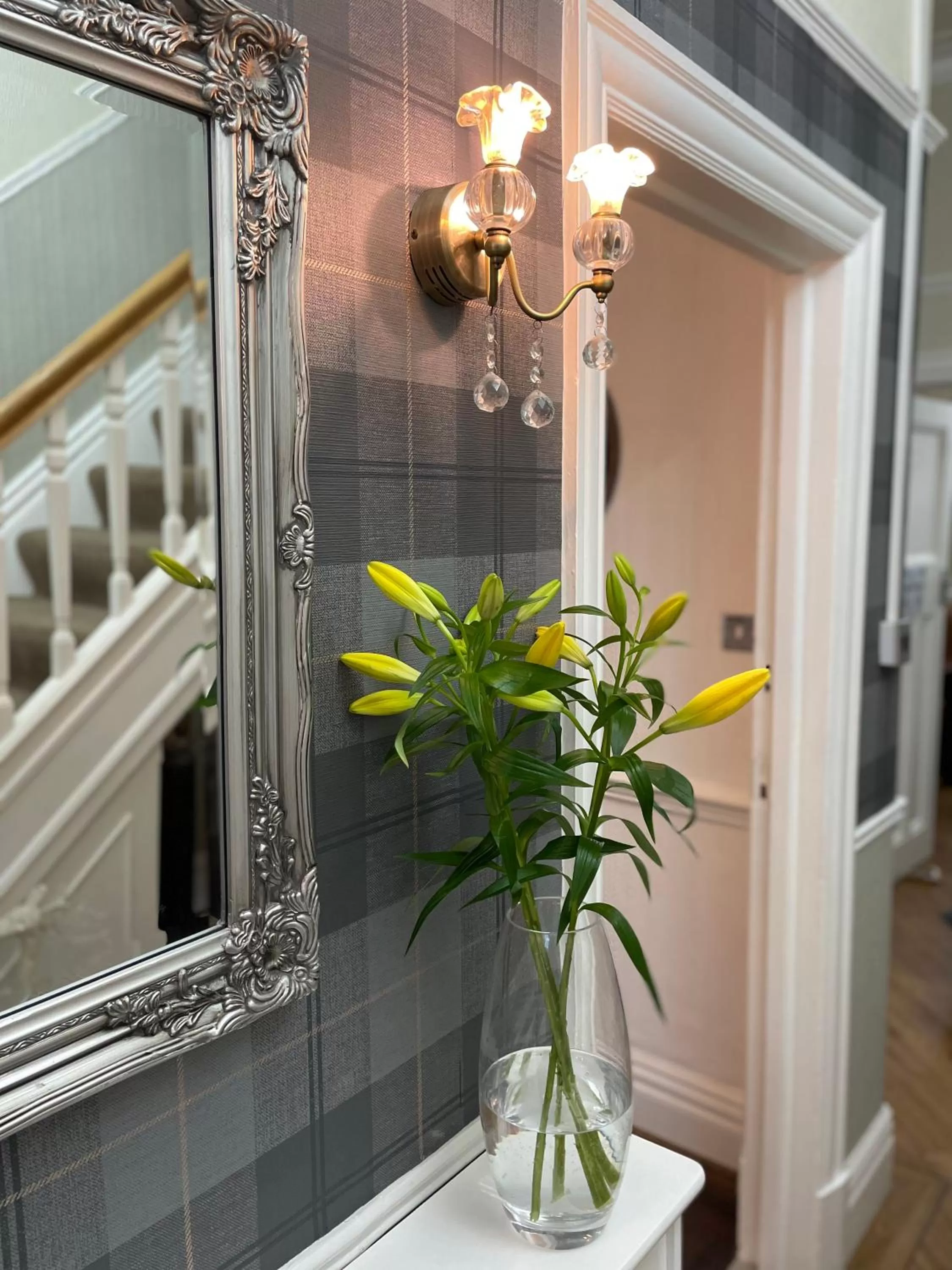 Facade/entrance in North Crest