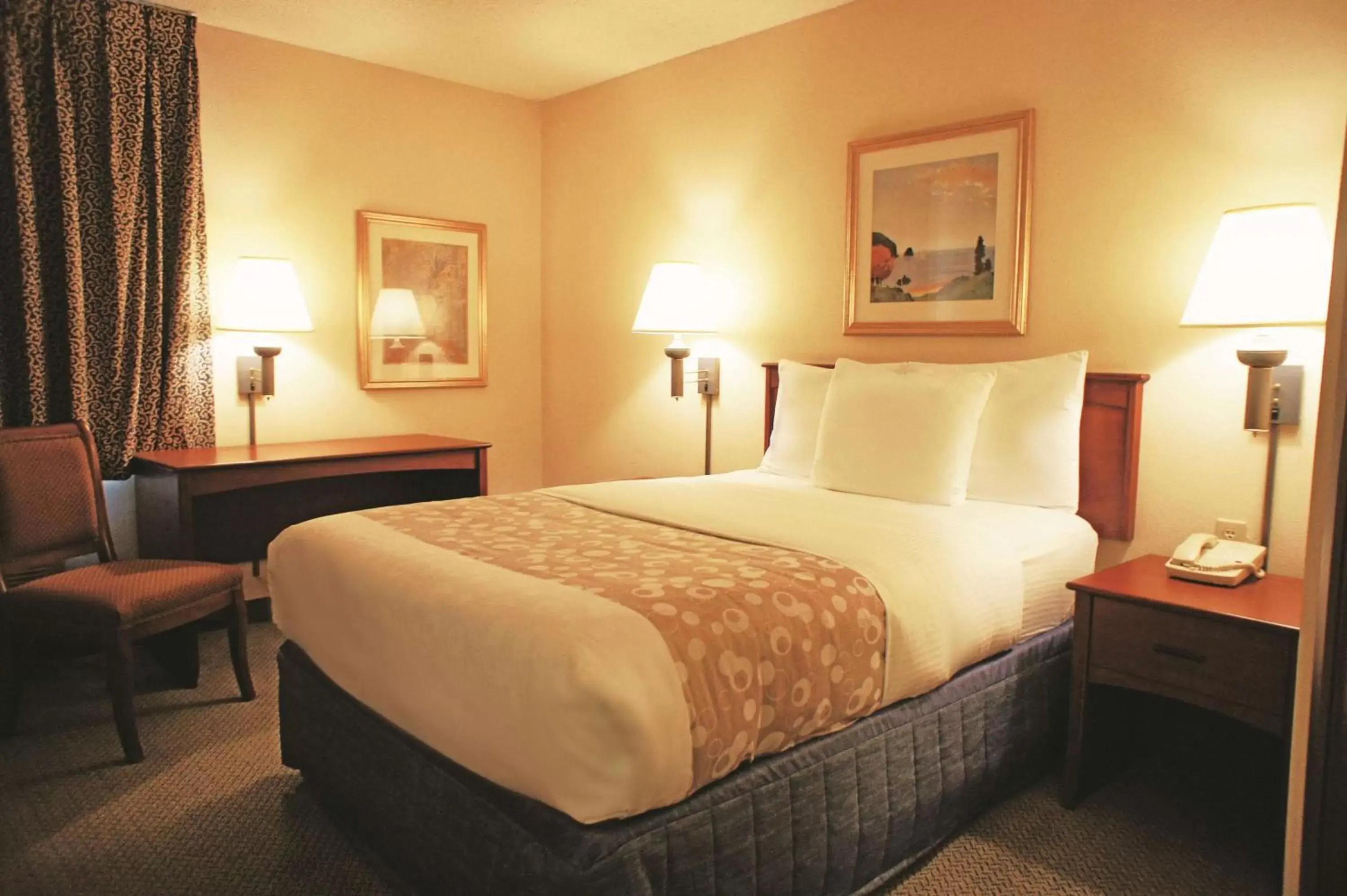 1 Double Bed, Mobility/Hearing Accessible Room, Bathtub w/Grab Bars, Non-Smoking in La Quinta by Wyndham El Paso West Bartlett 1 Double Bed, Mobility/Hearing Accessible Room, Bathtub w/Grab Bars, Non-Smoking in La Quinta by Wyndham El Paso West Bartlett