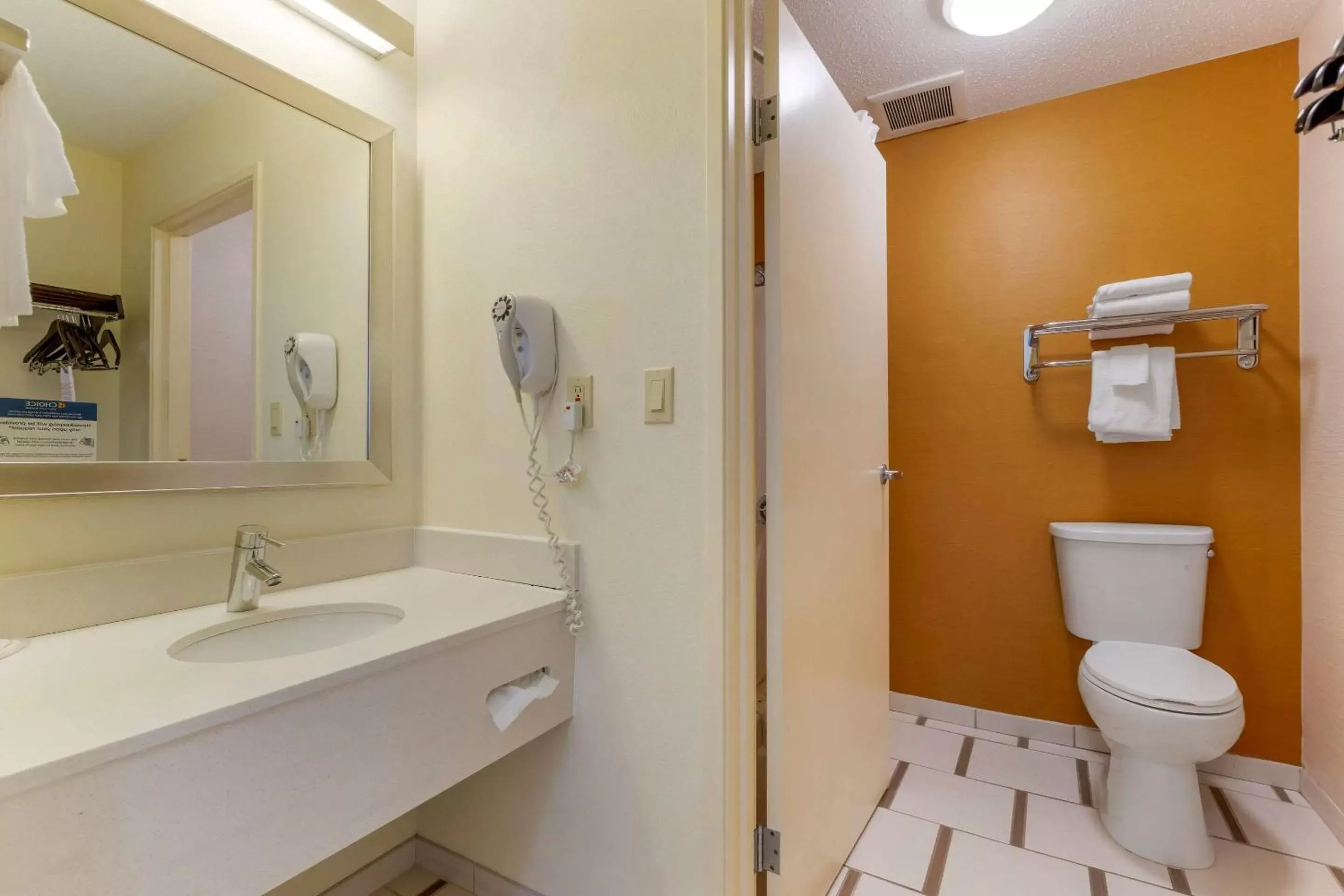 Bathroom in Quality Inn & Suites Keokuk North
