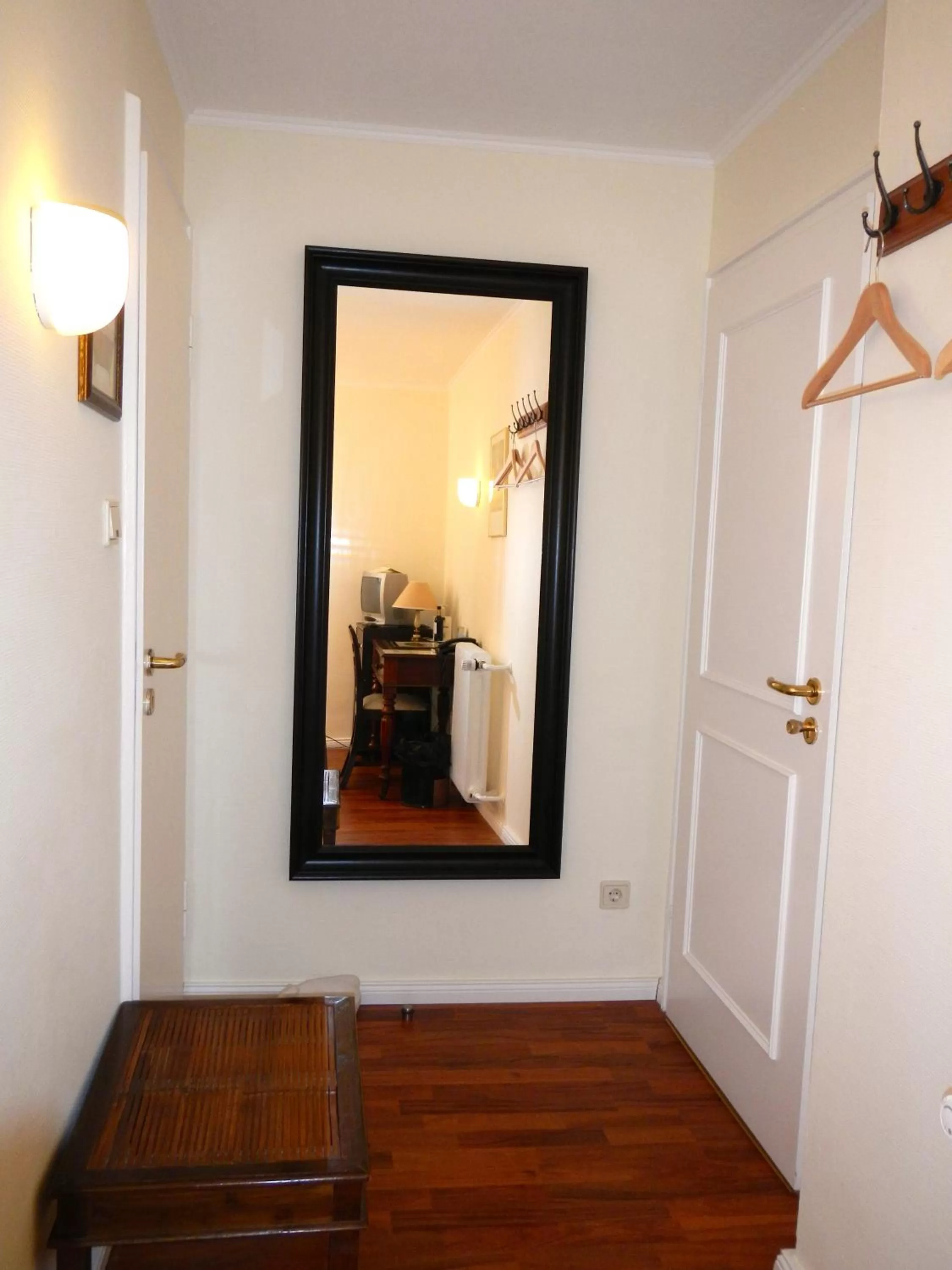 Photo of the whole room in Hotel Villa Meererbusch