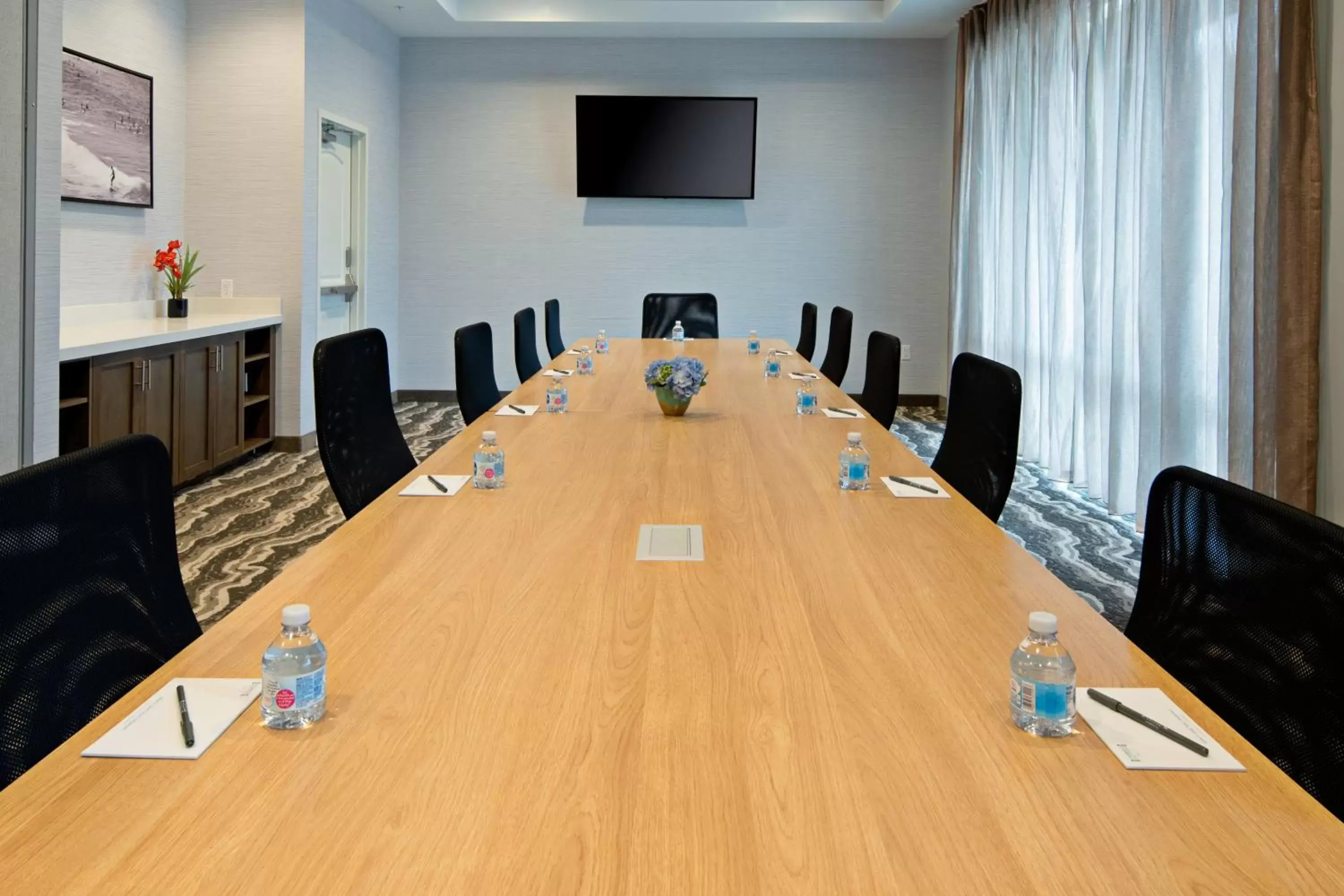 Meeting/conference room in Staybridge Suites - Long Beach Airport, an IHG Hotel