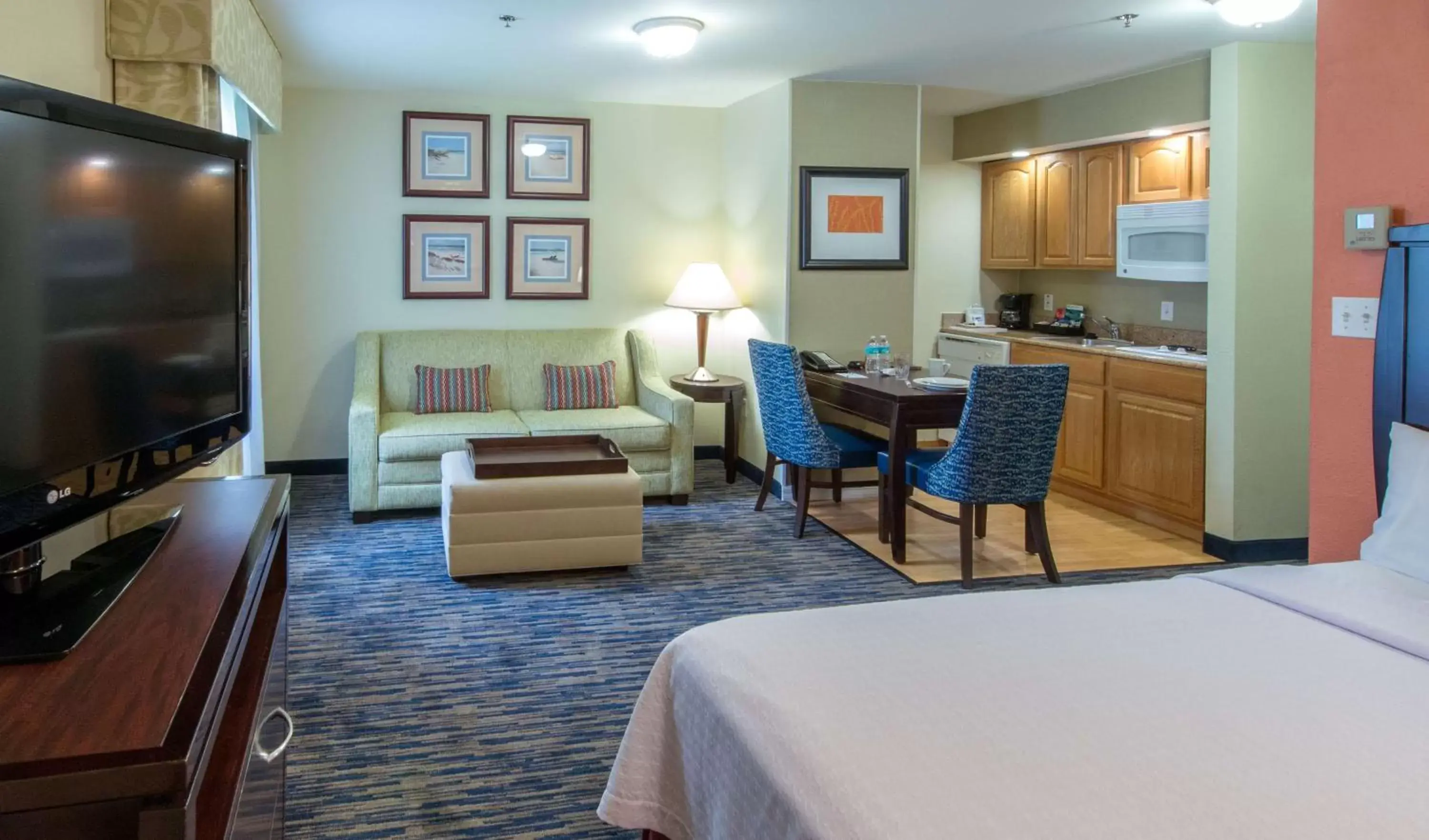 Bedroom, Seating Area in Homewood Suites by Hilton Sarasota