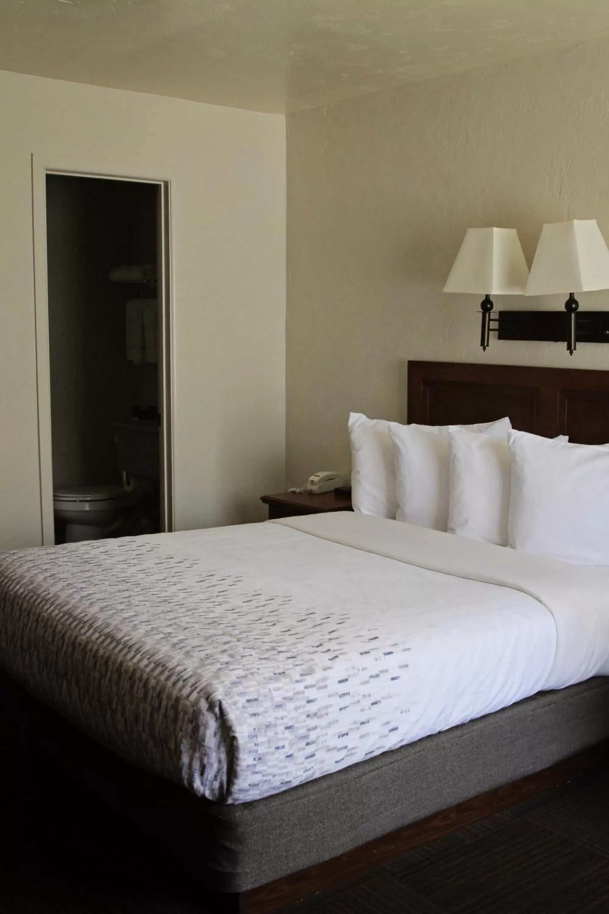 Bedroom, Bed in Bowen Motel Bedroom, Bed in Bowen Motel