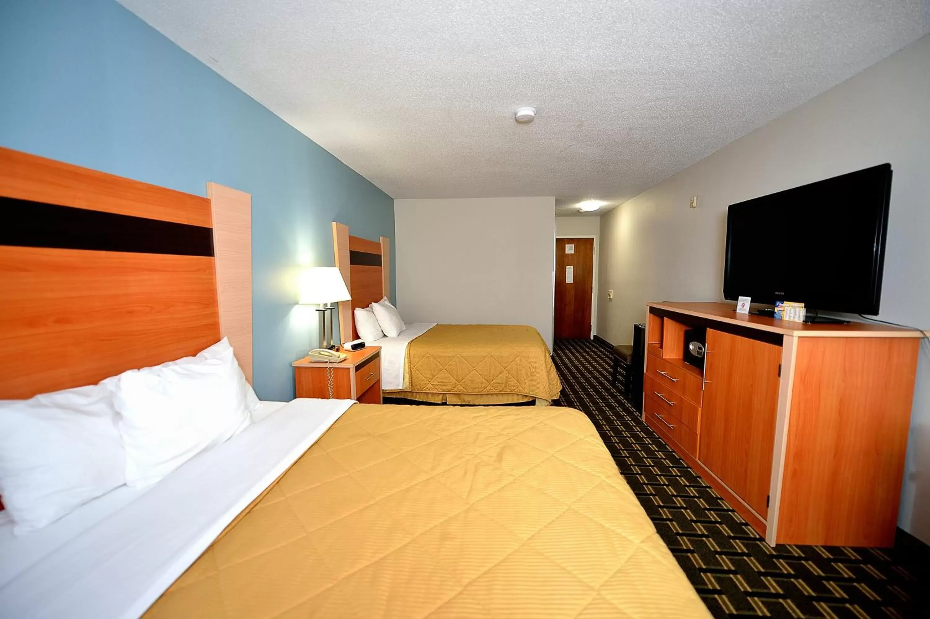 TV and multimedia, Bed in Baymont by Wyndham North Dartmouth