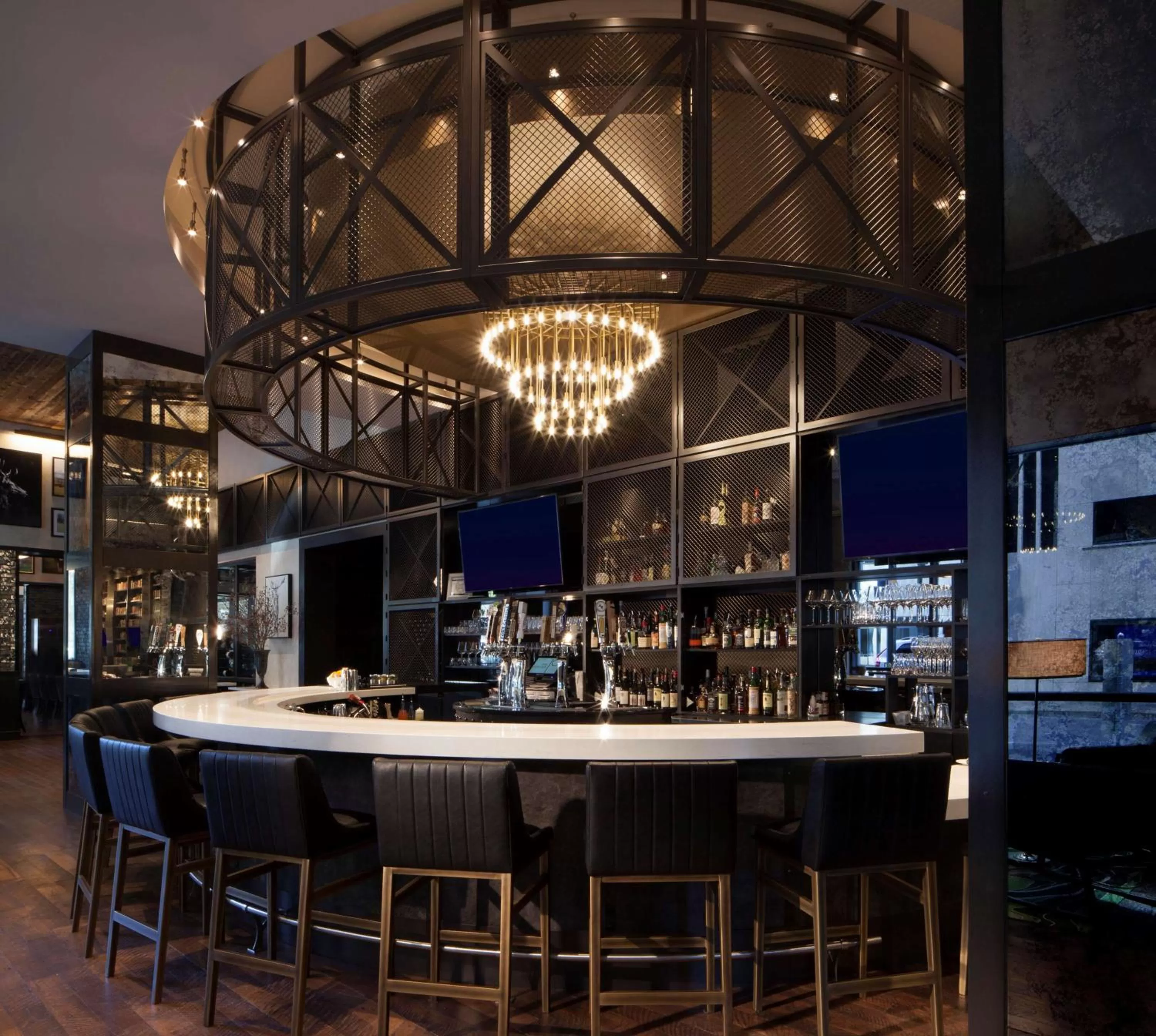 Lounge or bar in The Porter Portland, Curio Collection By Hilton