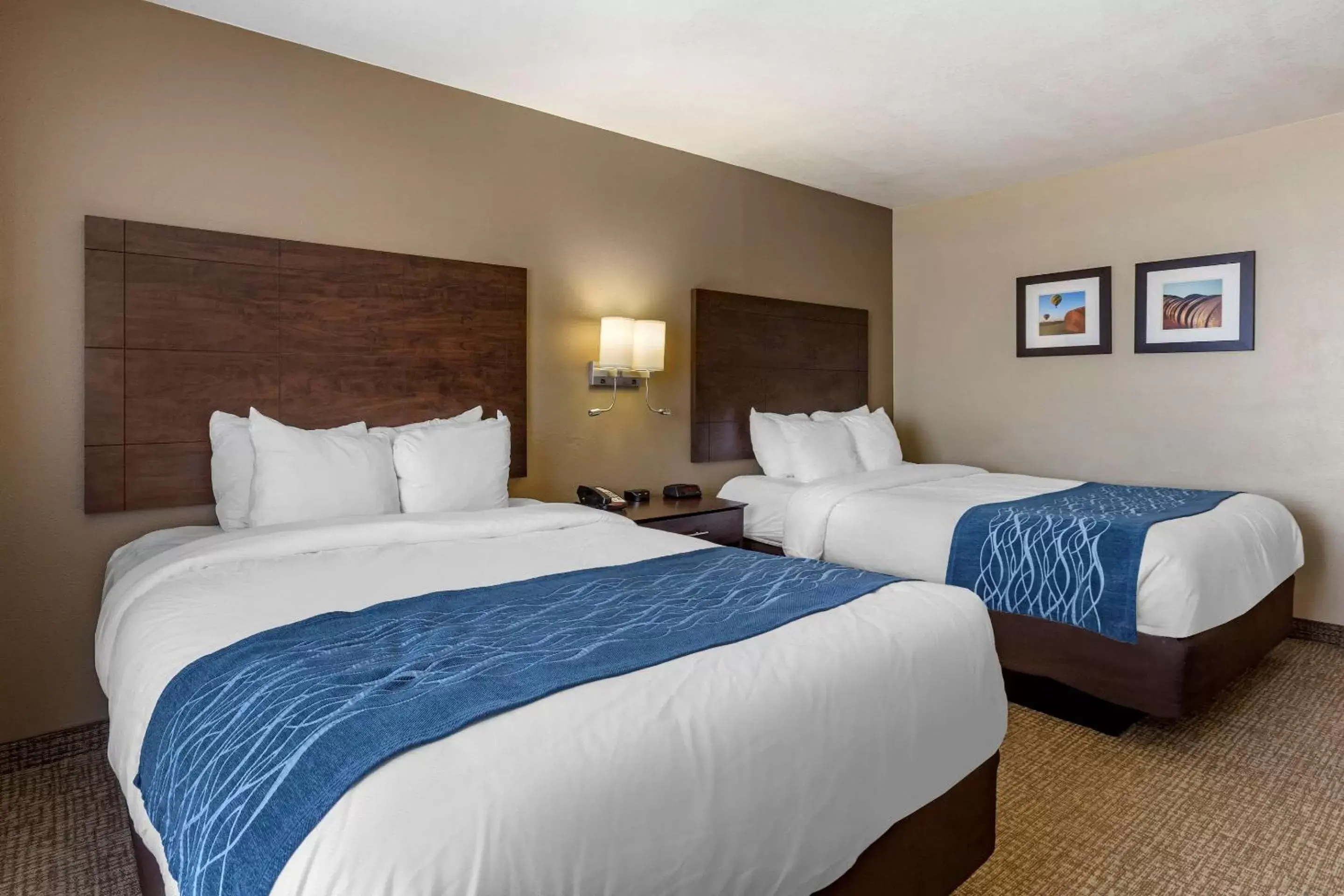 Bedroom, Bed in Comfort Inn & Suites Waterloo – Cedar Falls