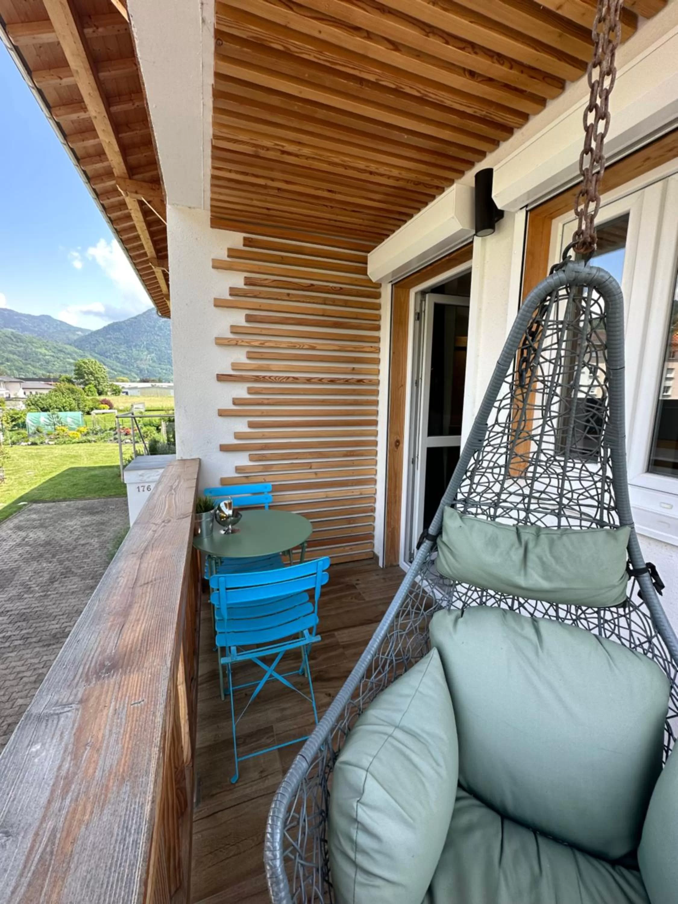 Balcony/Terrace in La Villa d'Hélène 2 - Chambres d'hôtes BnB et Appartements - Cluses