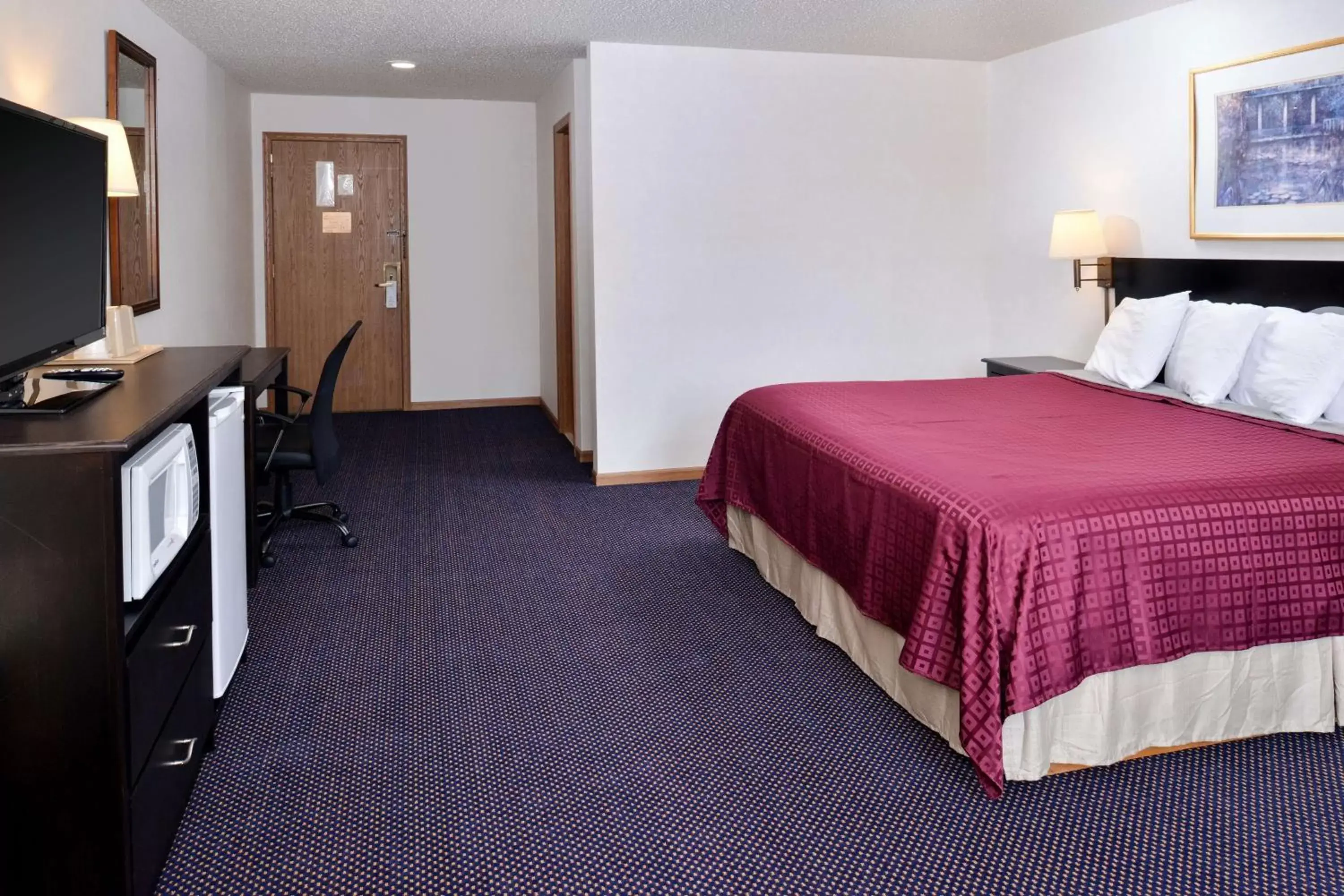 Bedroom, Bed in Americas Best Value Inn Knob Noster