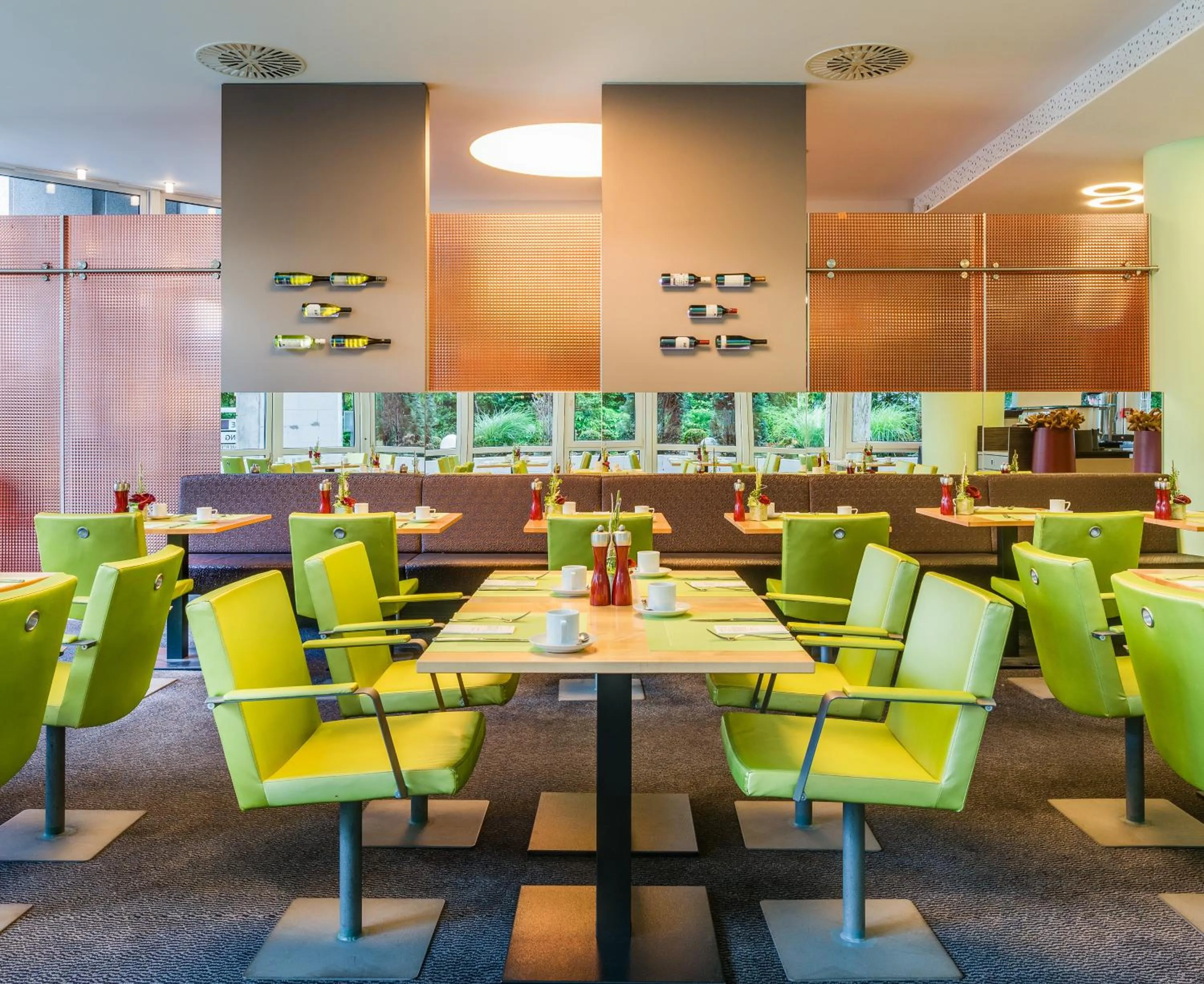 Restaurant/places to eat in Novina Hotel Wöhrdersee Nürnberg City