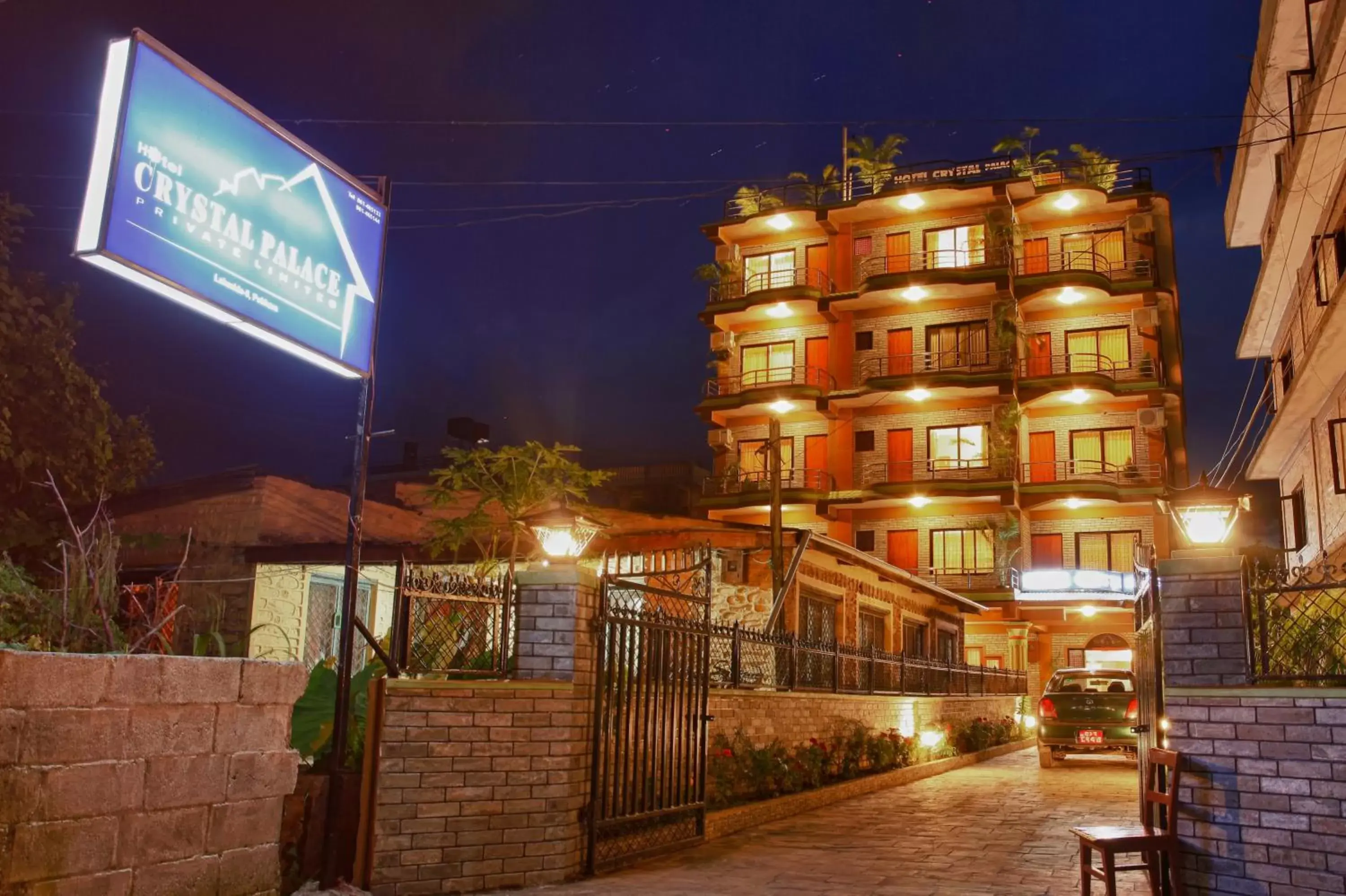 Facade/entrance, Property Building in Hotel Crystal Palace