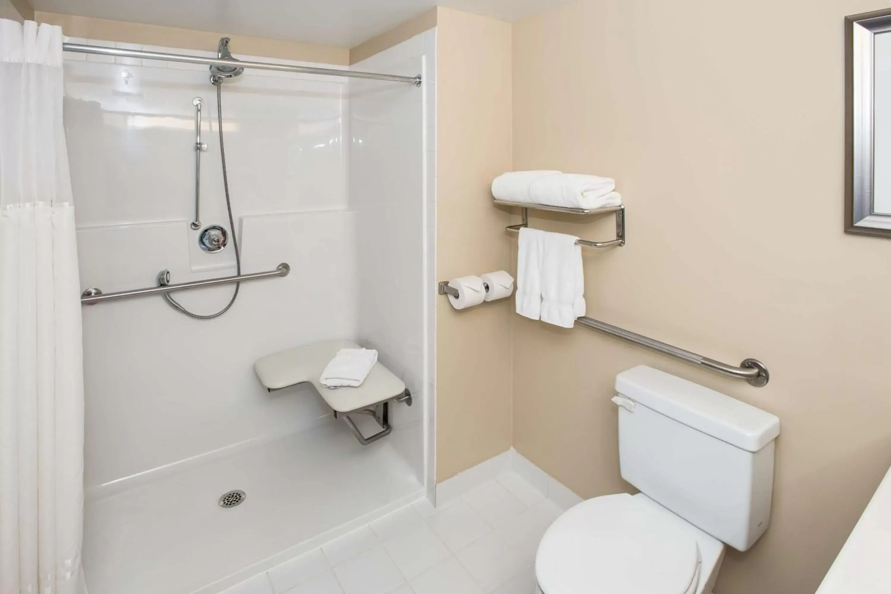 Photo of the whole room, Bathroom in Best Western Plus Winnipeg Airport Hotel