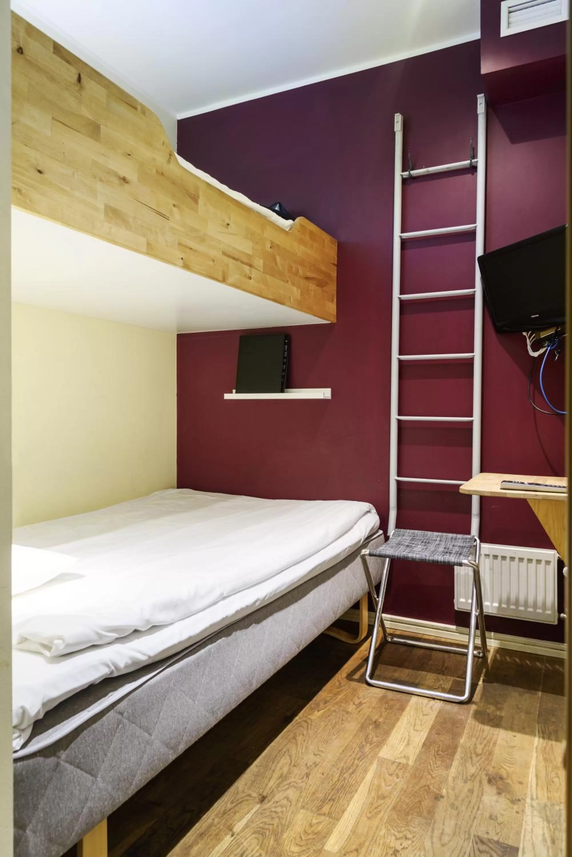 Bedroom, Bed in Rex Petit