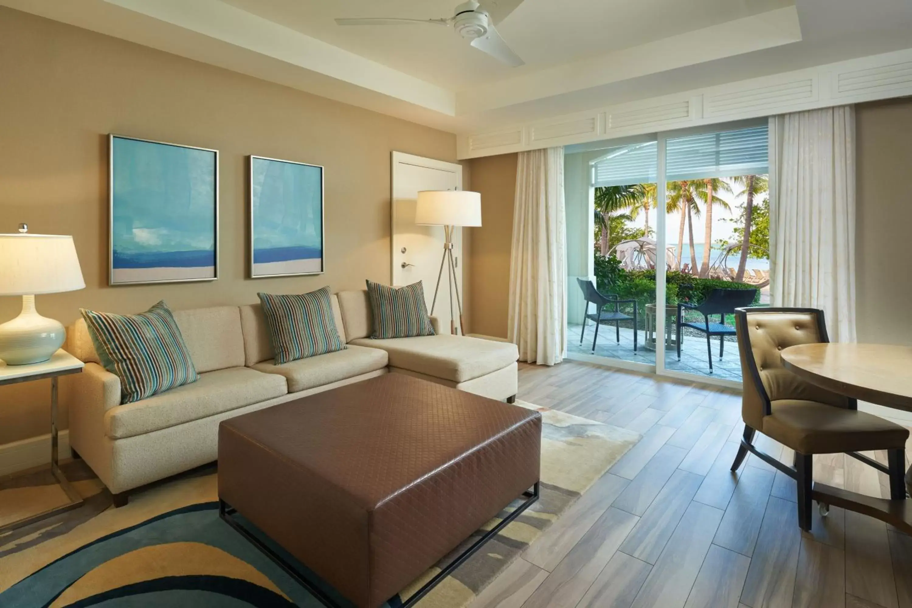 Living room, Seating Area in Playa Largo Resort & Spa, Autograph Collection