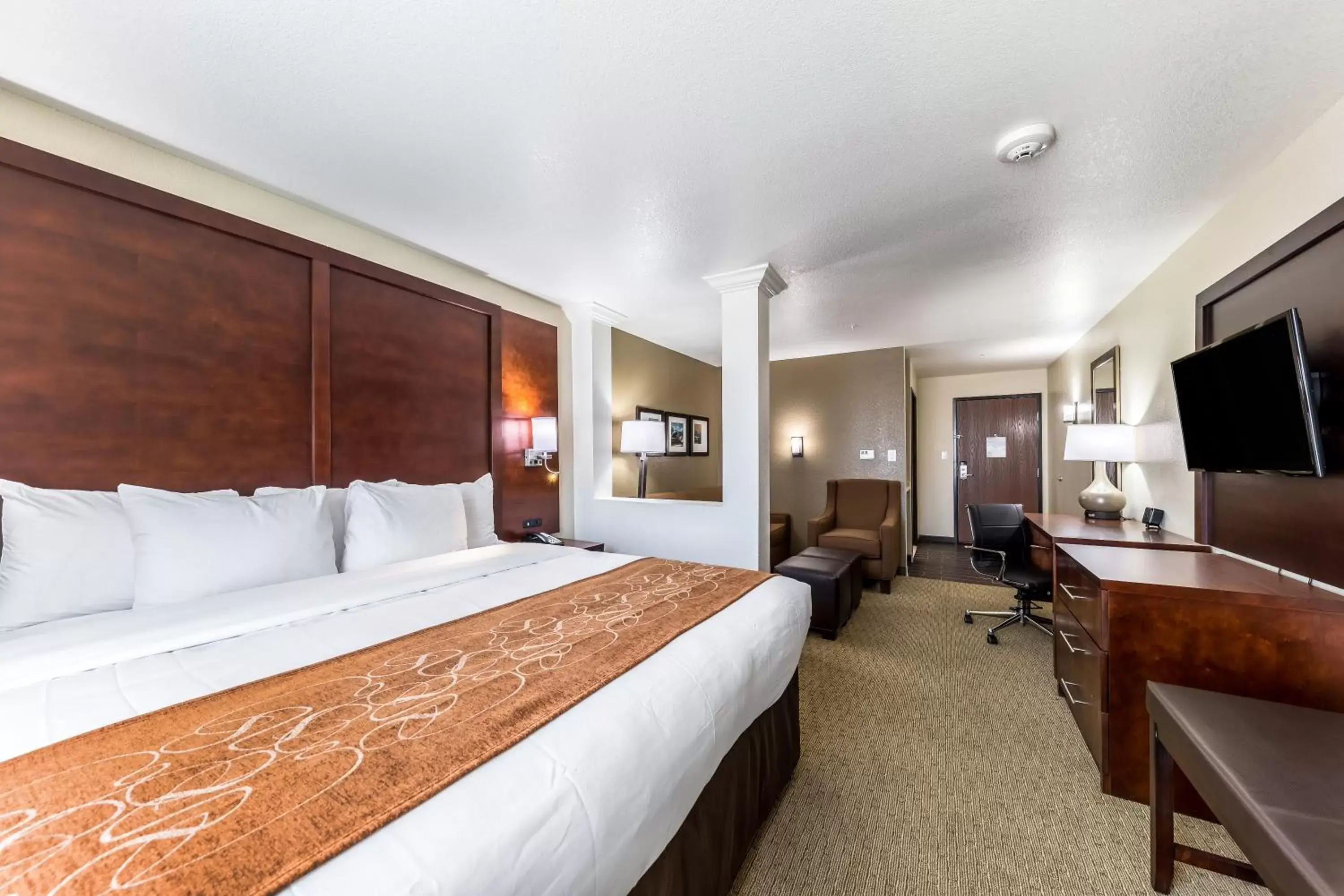 Upgraded King Suite with Sofa Bed - Non-Smoking in Comfort Suites Grand Prairie - Arlington North