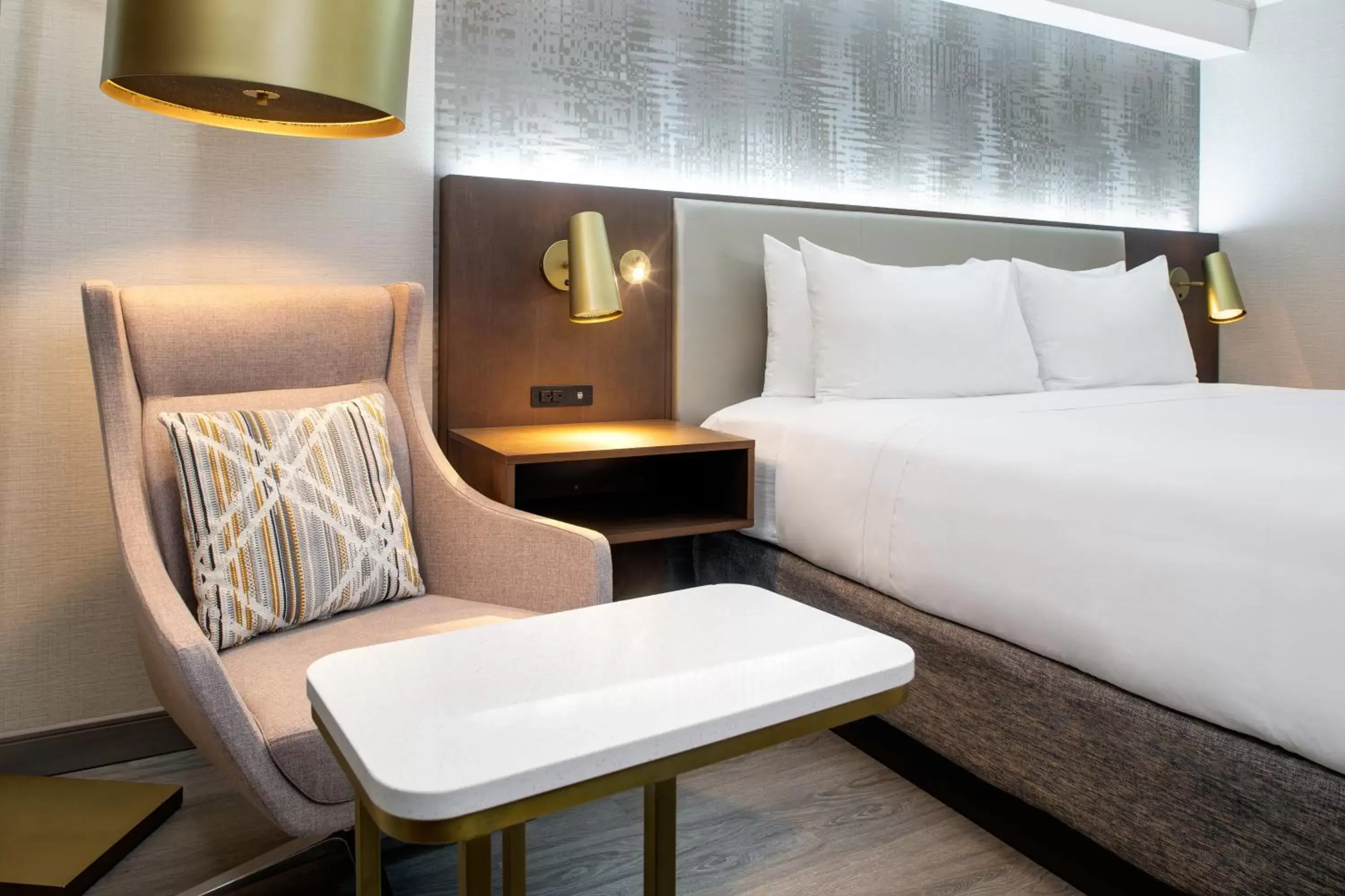 Bedroom, Bed in Crowne Plaza Toronto Airport, an IHG Hotel