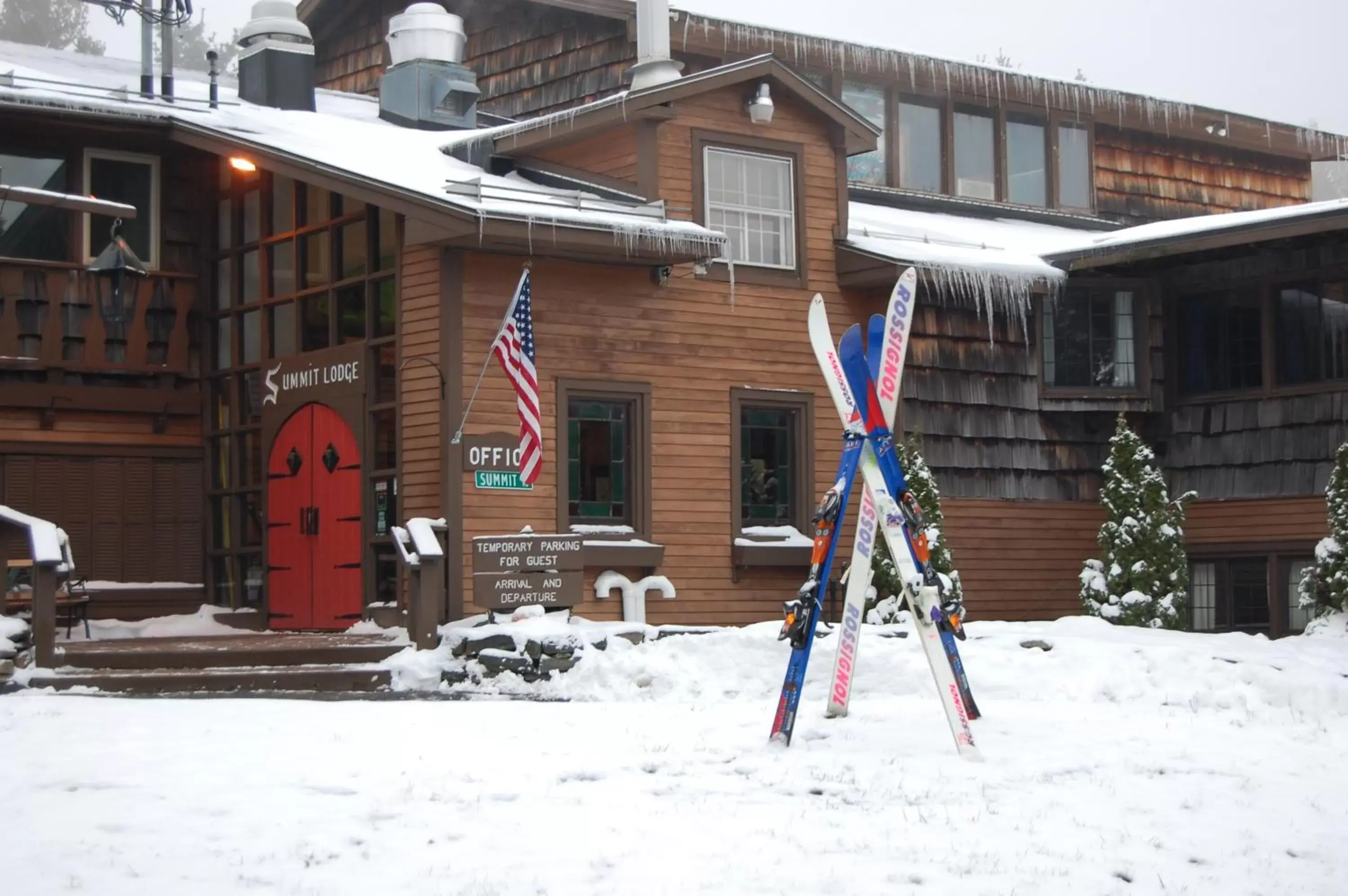 Facade/entrance, Winter in Summit Lodge